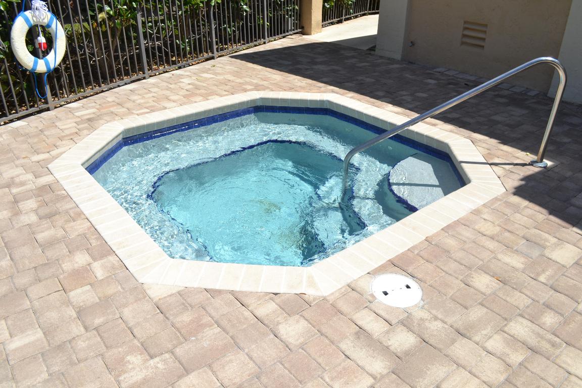 MARINERS COVE 1 - Residential