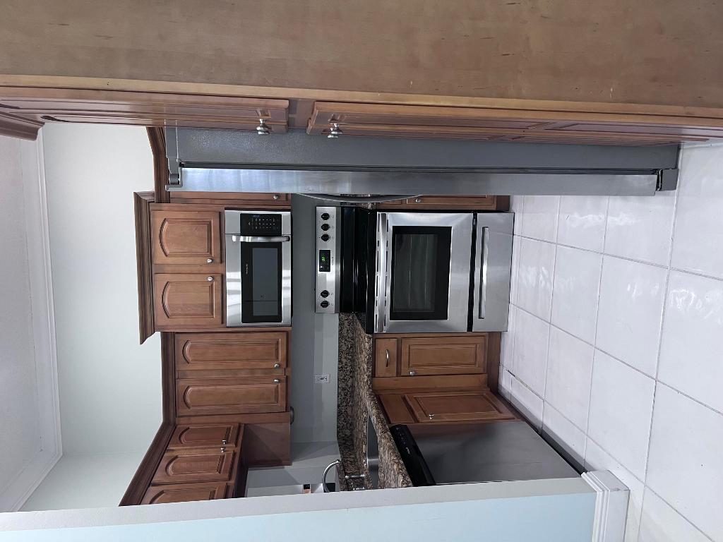 ALEXANDRA VILLAGE A -K COND DECLS FILED 1-9-90 IN - Residential Lease