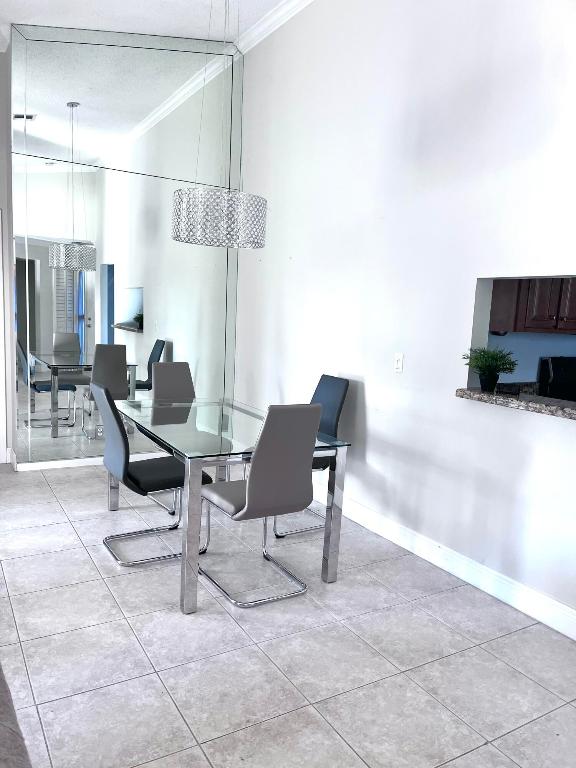 ALEXANDRA VILLAGE A -K COND DECLS FILED 1-9-90 IN - Residential Lease