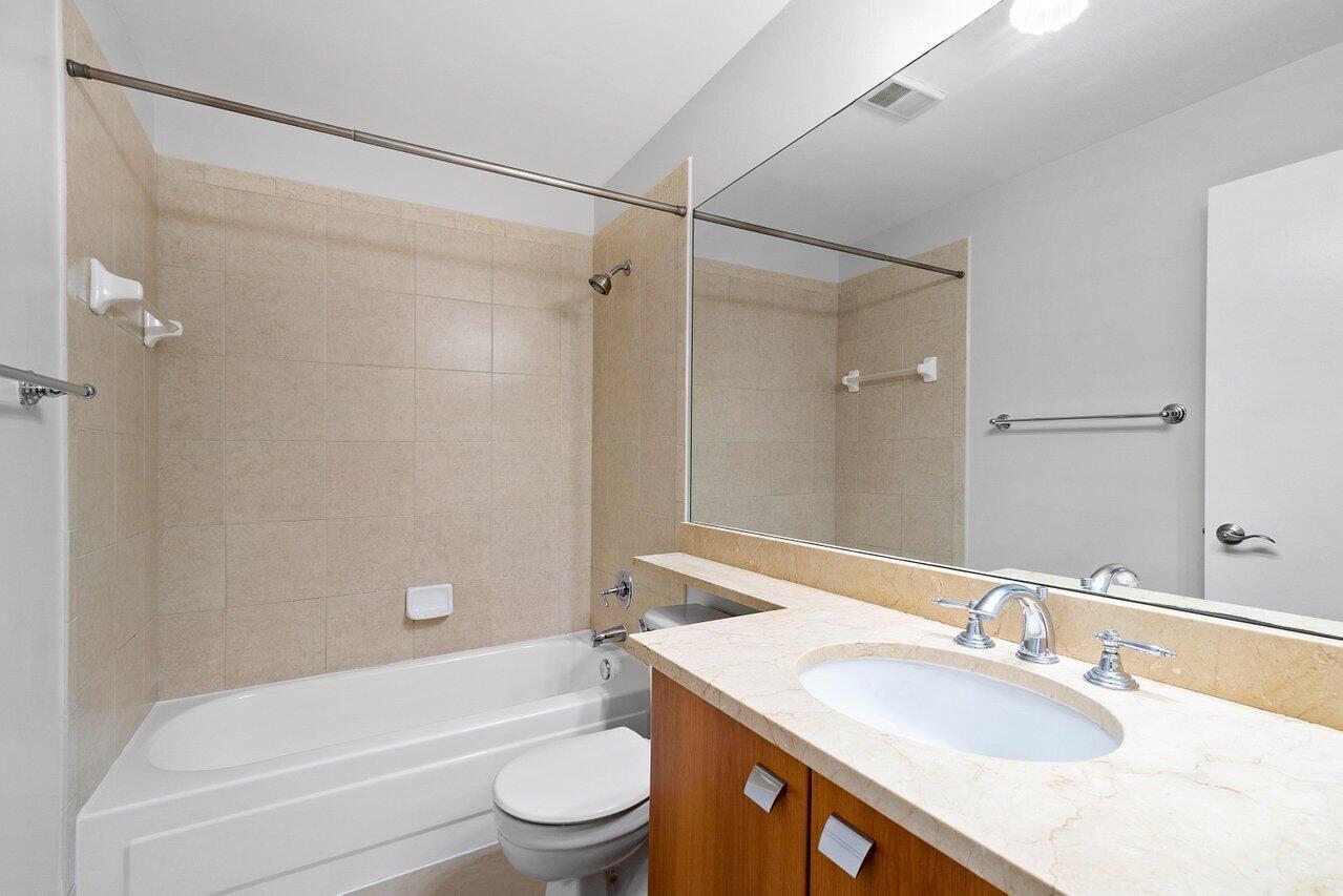 BAHIA AT DELRAY CONDO - Residential Lease