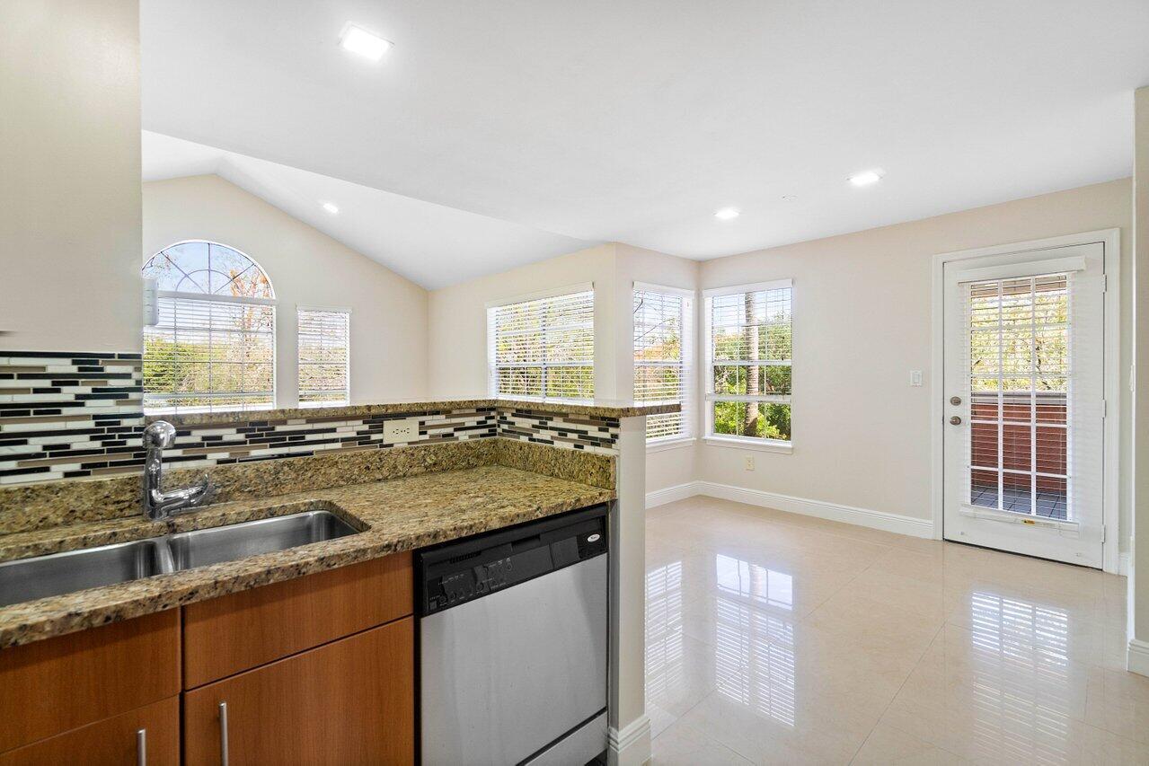 BAHIA AT DELRAY CONDO - Residential Lease