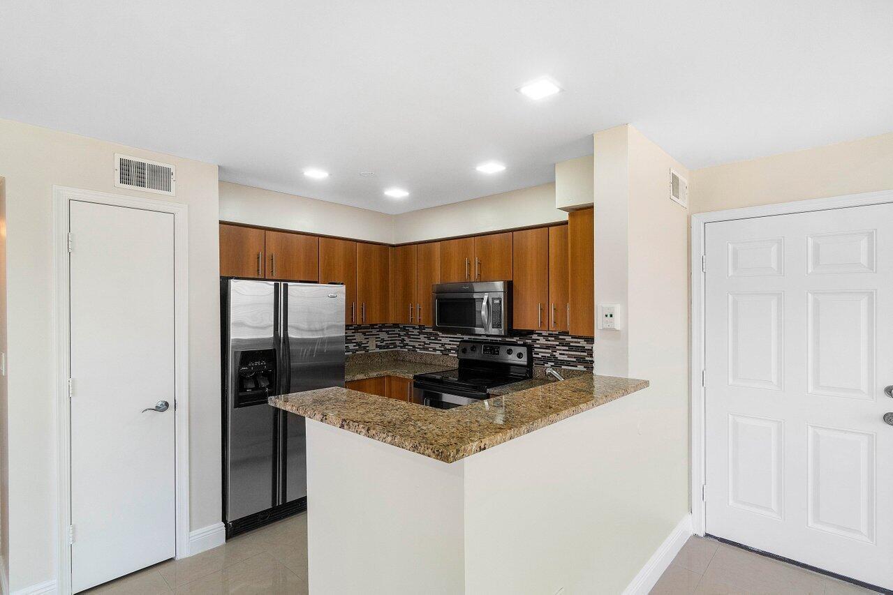 BAHIA AT DELRAY CONDO - Residential Lease