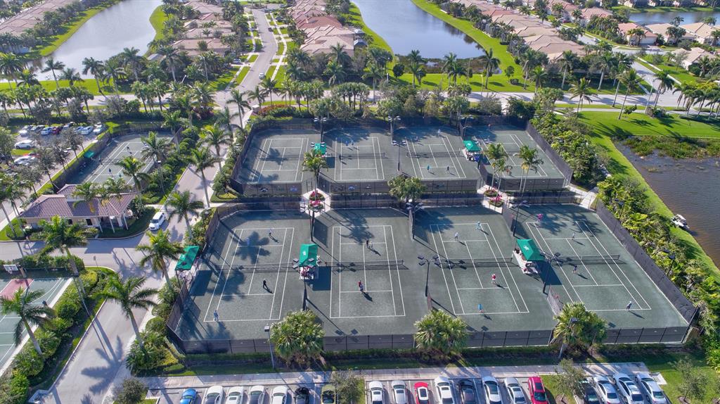 VALENCIA RESERVE - Residential