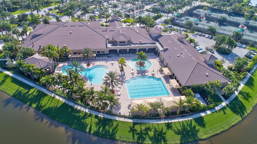 VALENCIA RESERVE - Residential