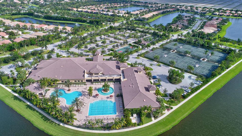 VALENCIA RESERVE - Residential