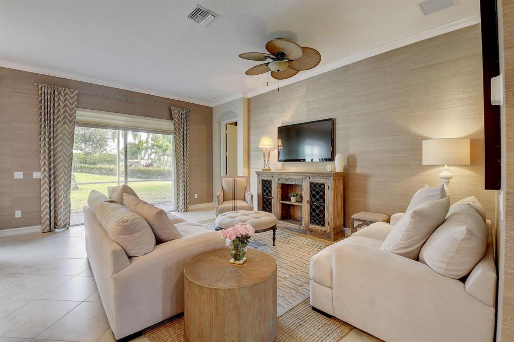 VALENCIA RESERVE - Residential