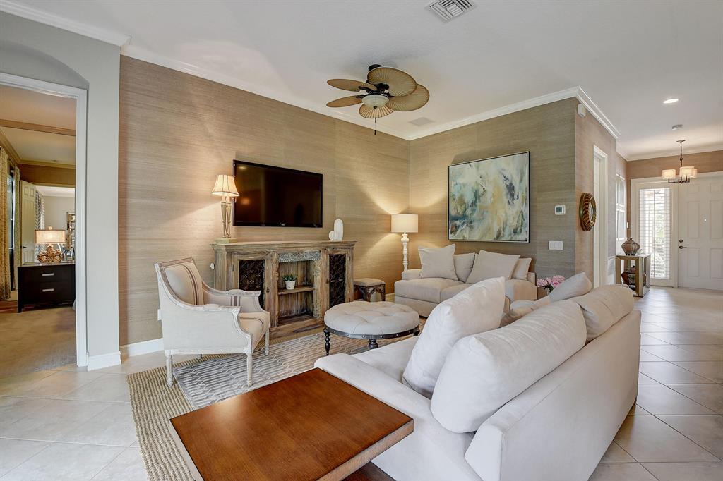 VALENCIA RESERVE - Residential