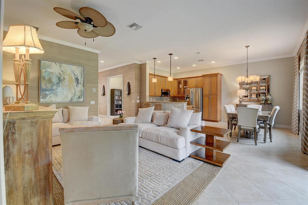 VALENCIA RESERVE - Residential