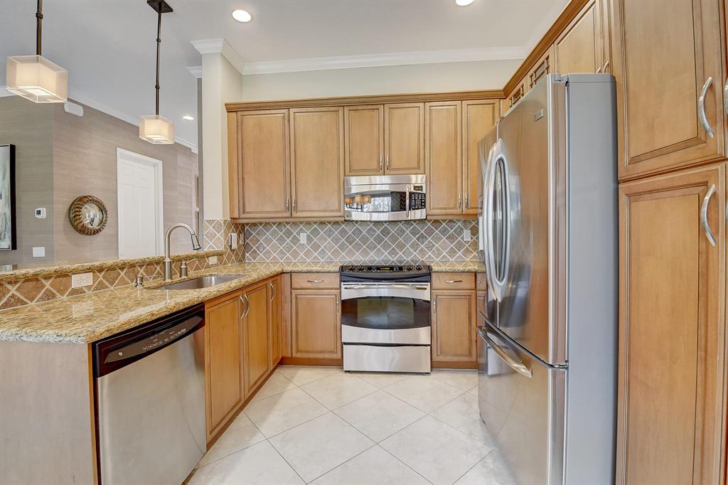 VALENCIA RESERVE - Residential