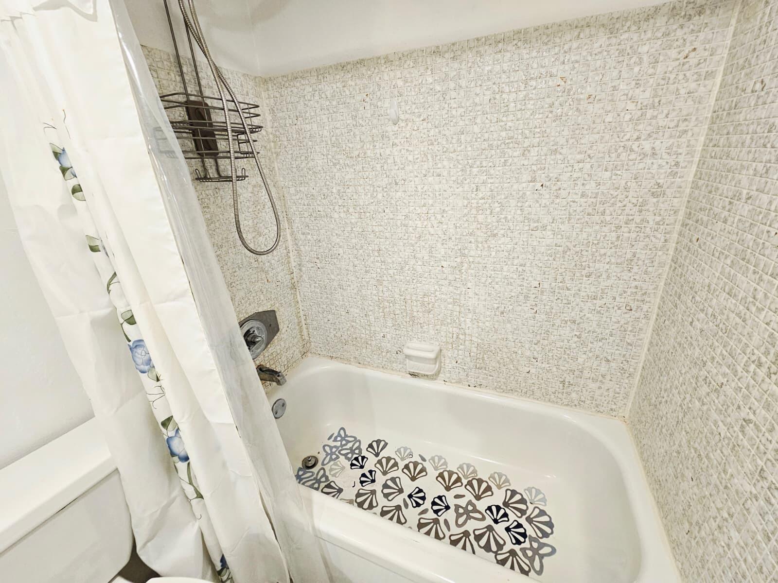 PARADISE VILLAS CONDO - Residential Lease