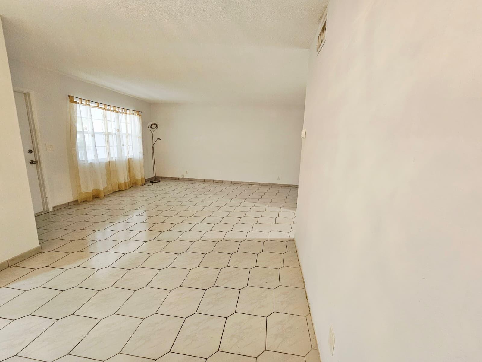 PARADISE VILLAS CONDO - Residential Lease