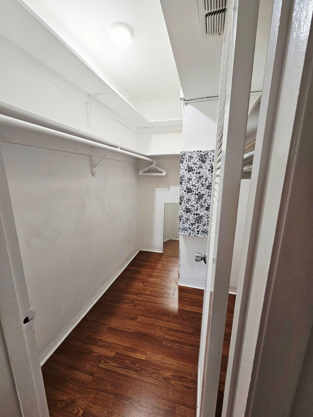 PARADISE VILLAS CONDO - Residential Lease