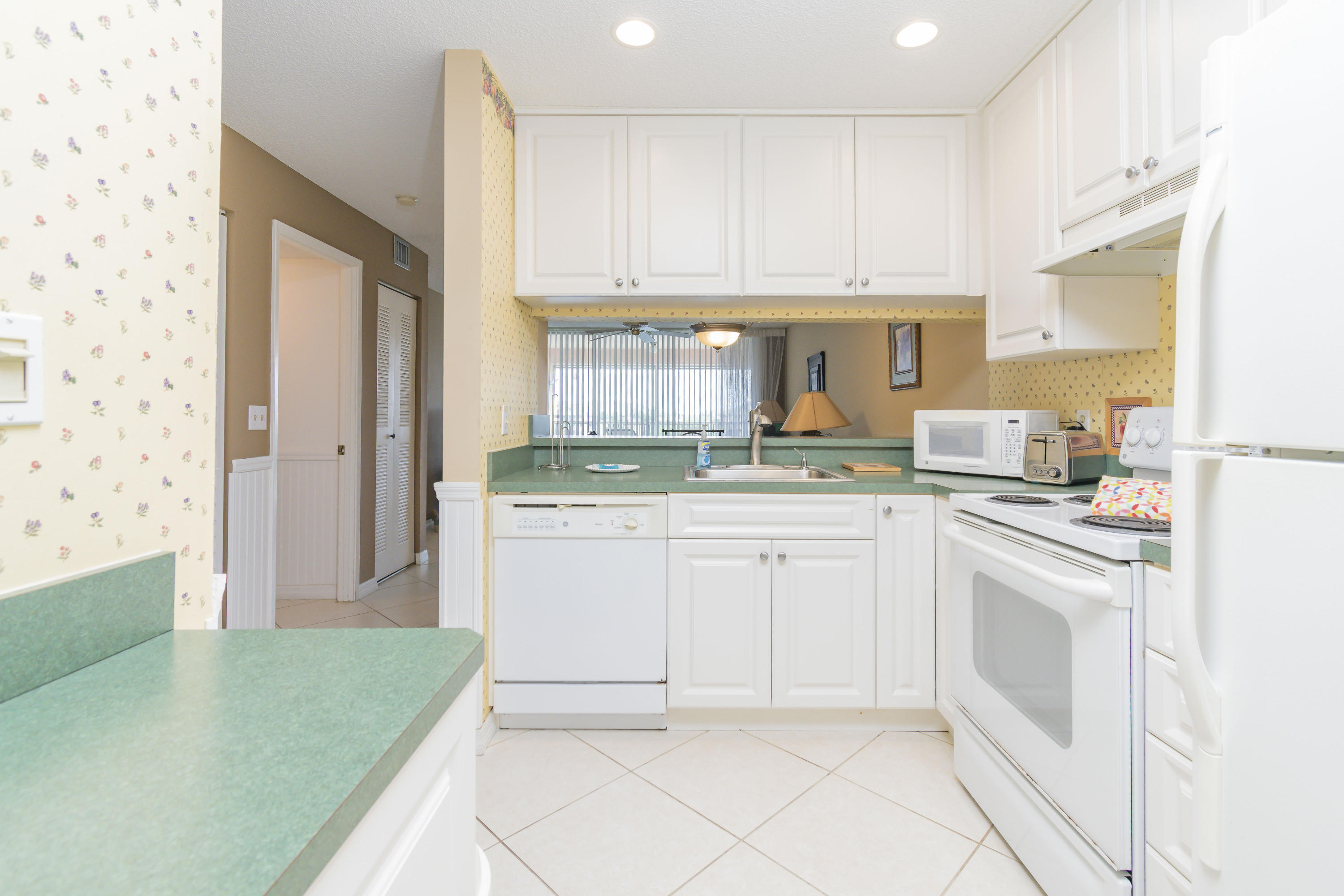 JUPITER BAY ONE THRU SIX CONDO - Residential Lease