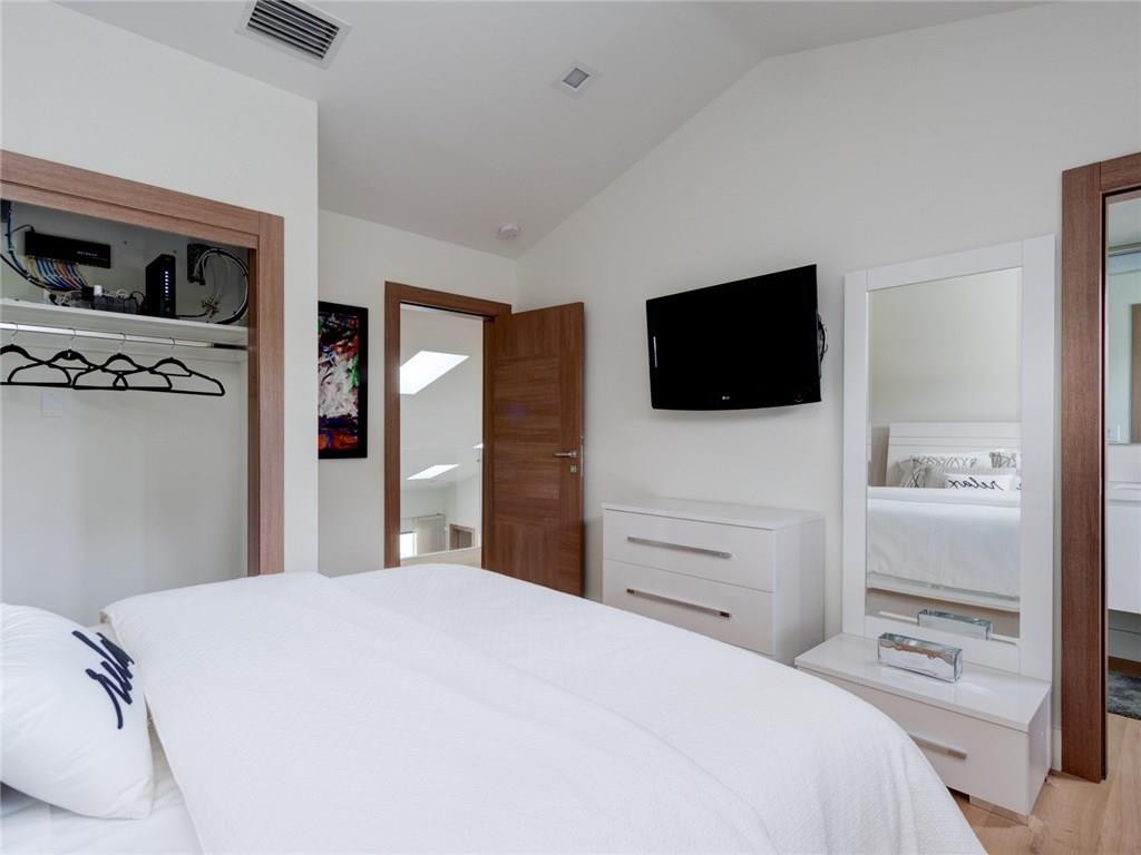 Pelican Isle 21-19 B - Residential