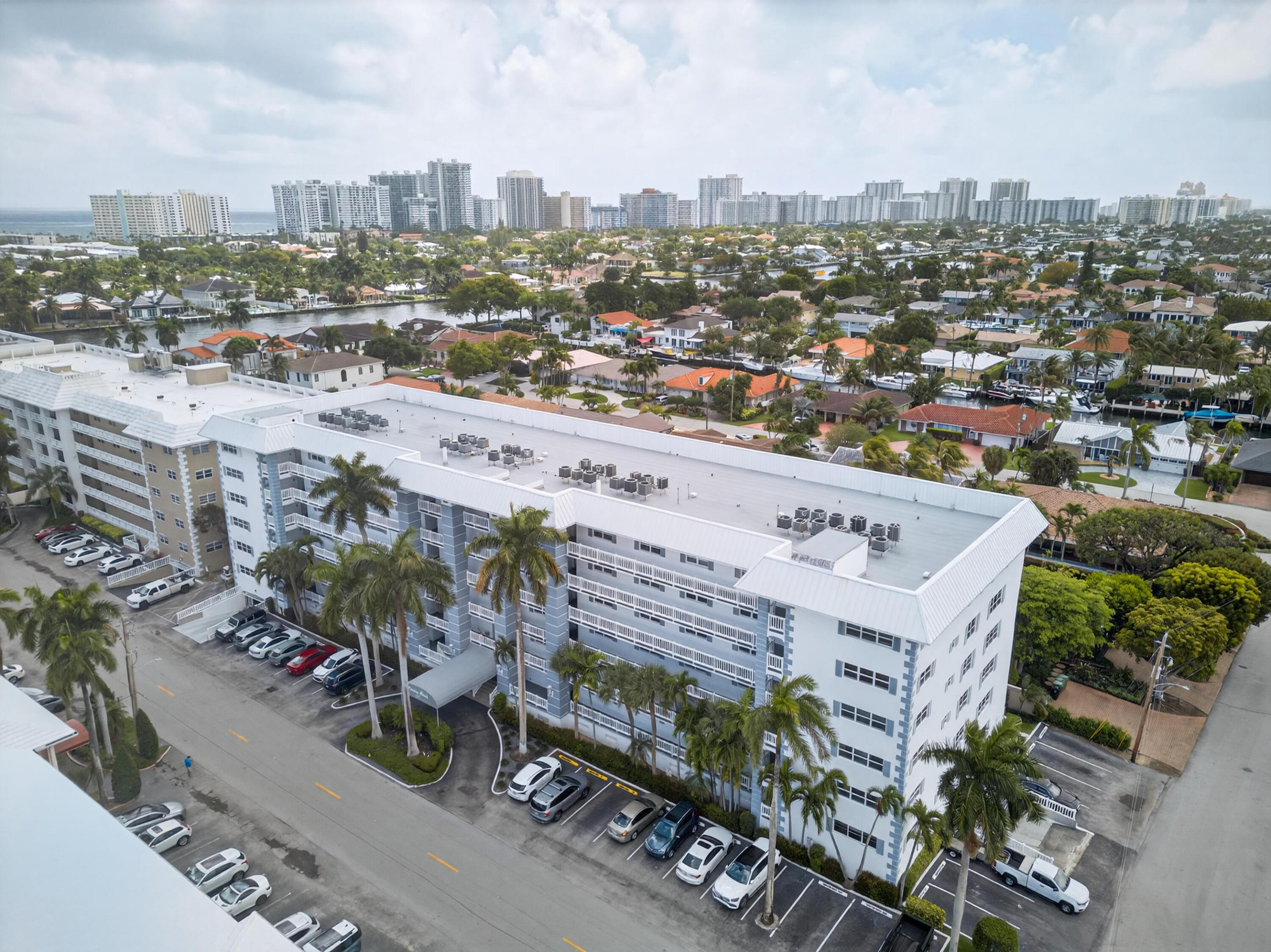 WINSTON CONDO - Residential