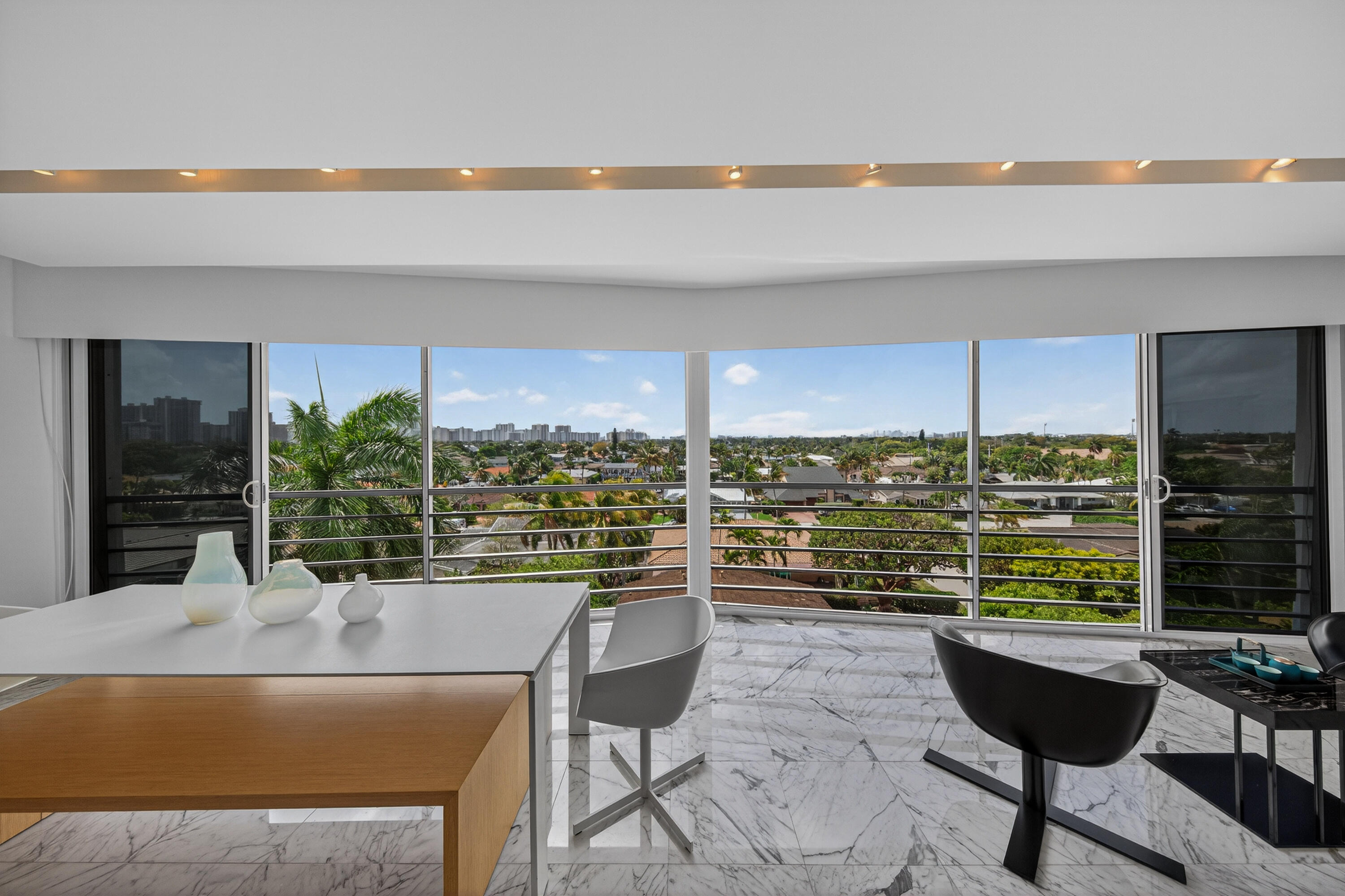 WINSTON CONDO - Residential