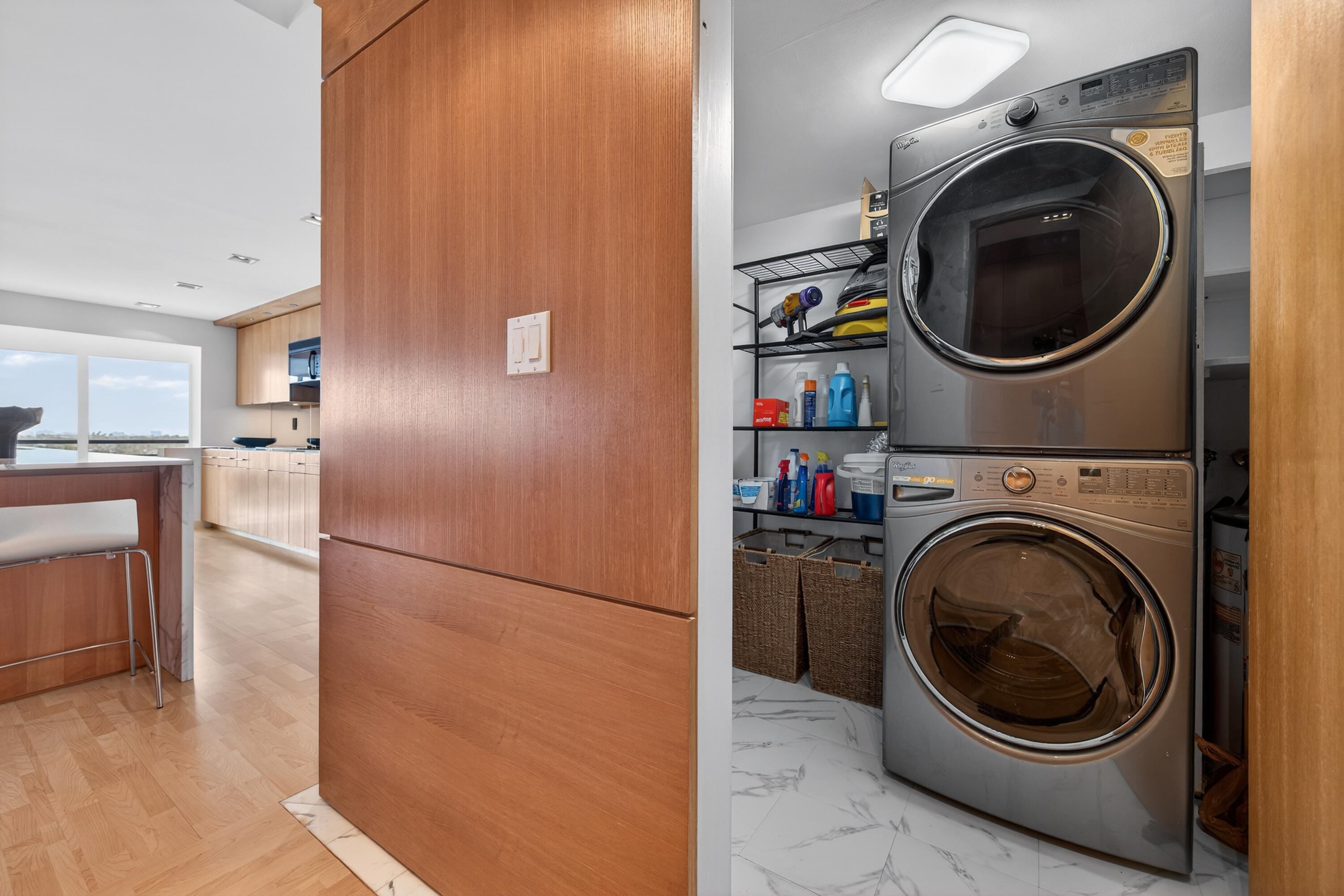 WINSTON CONDO - Residential