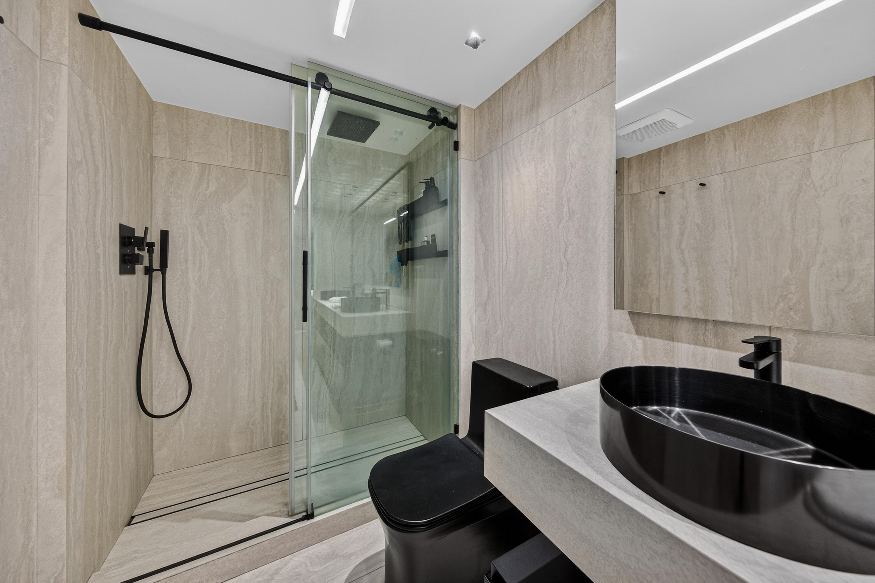 WINSTON CONDO - Residential