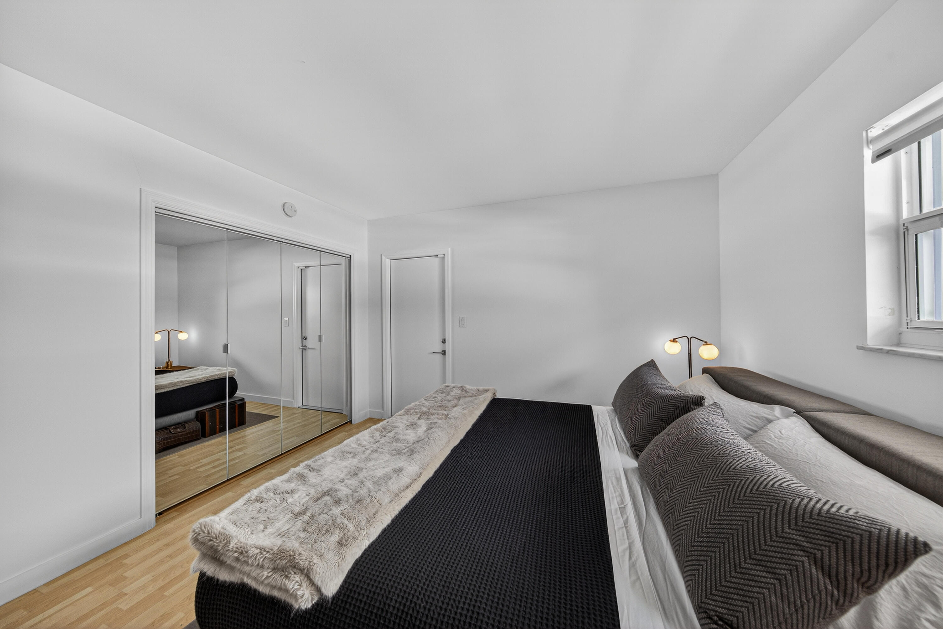 WINSTON CONDO - Residential