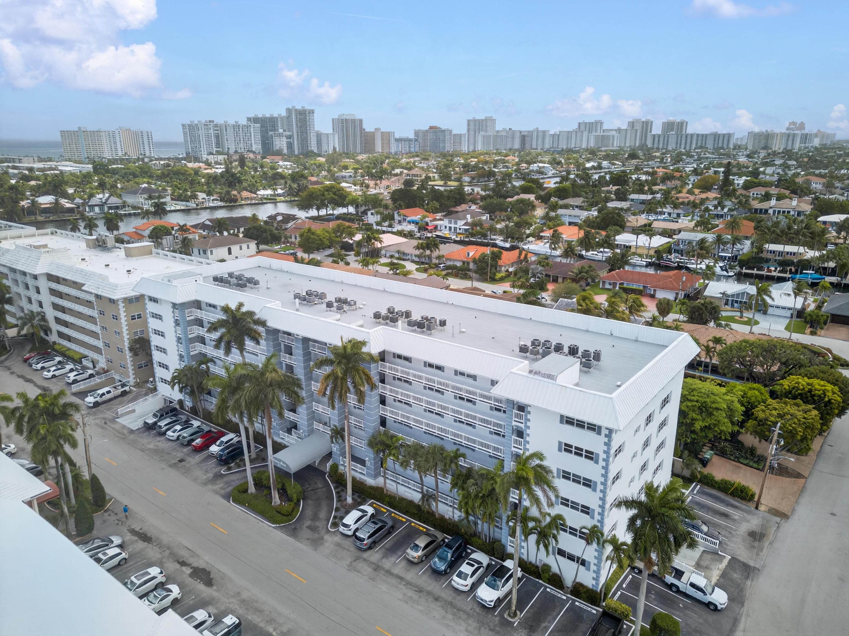 WINSTON CONDO - Residential