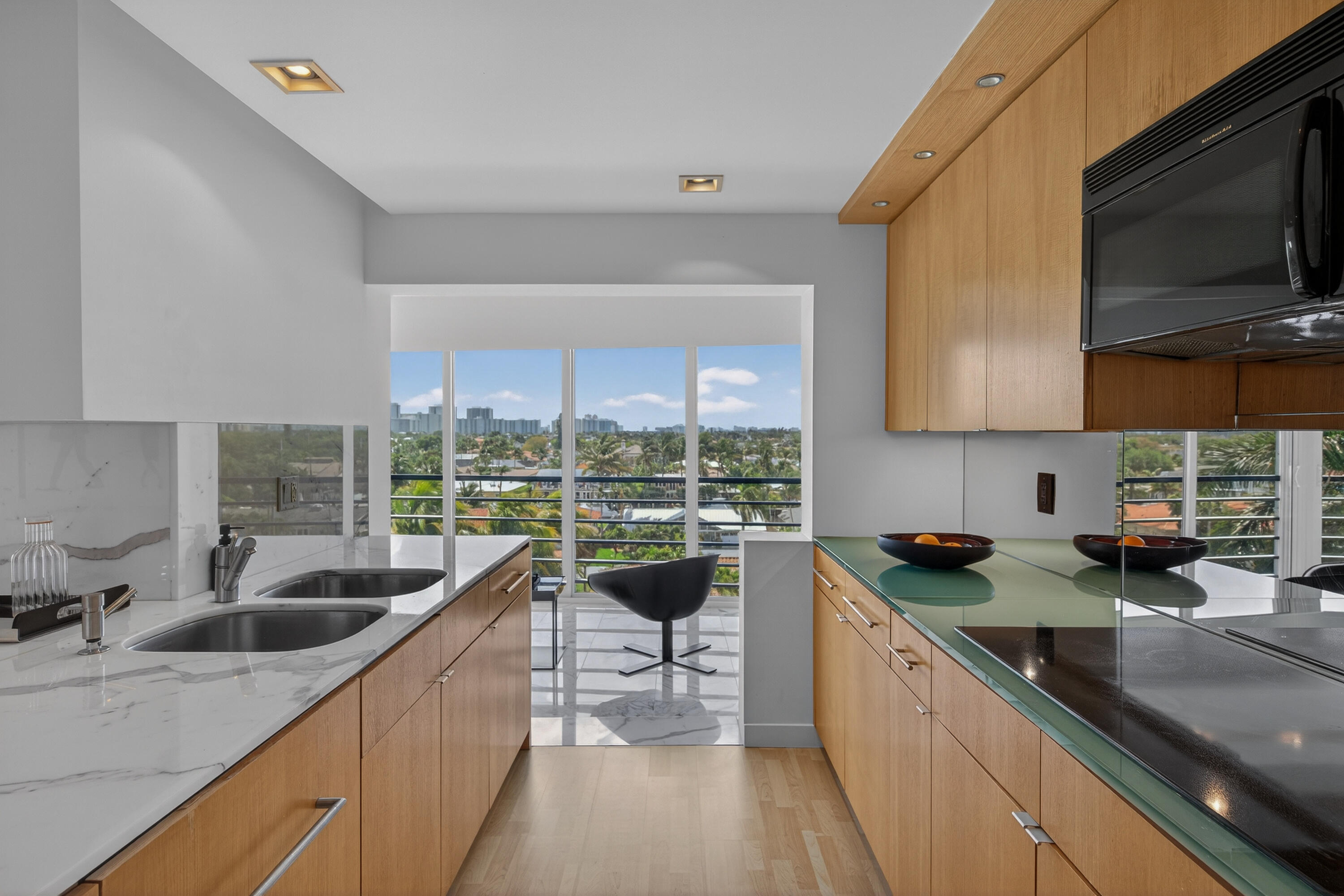 WINSTON CONDO - Residential