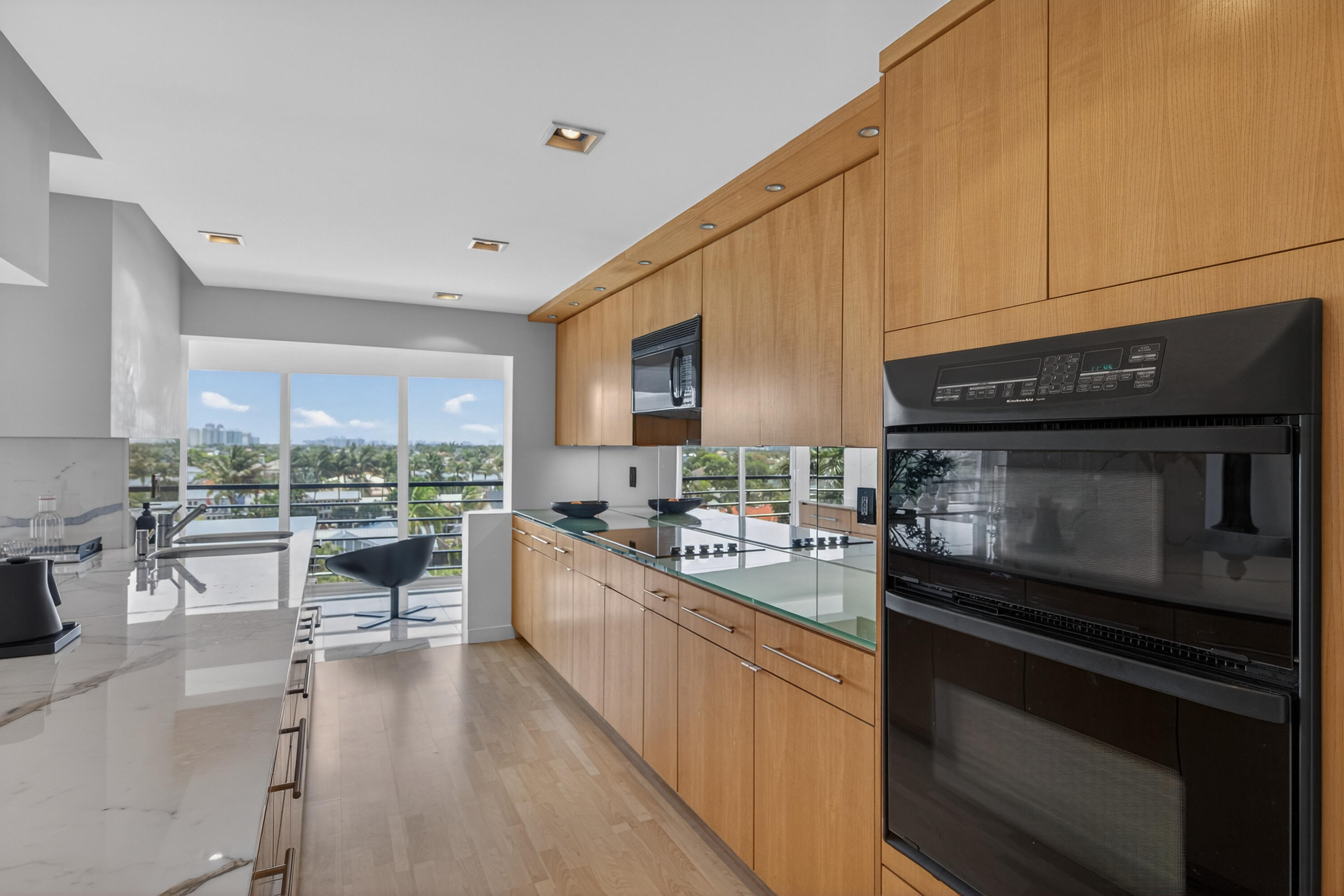 WINSTON CONDO - Residential