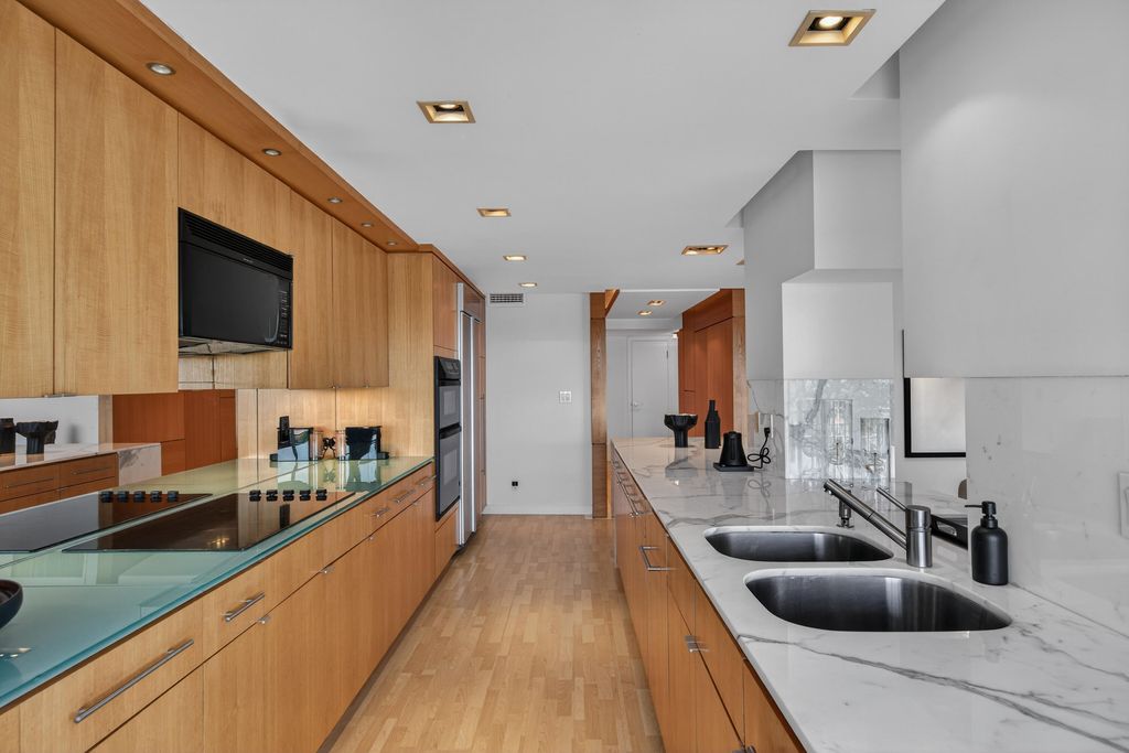 Photo of 3050 NE 47th Court NE #607, Fort Lauderdale, FL 33308 (MLS # B26011866)