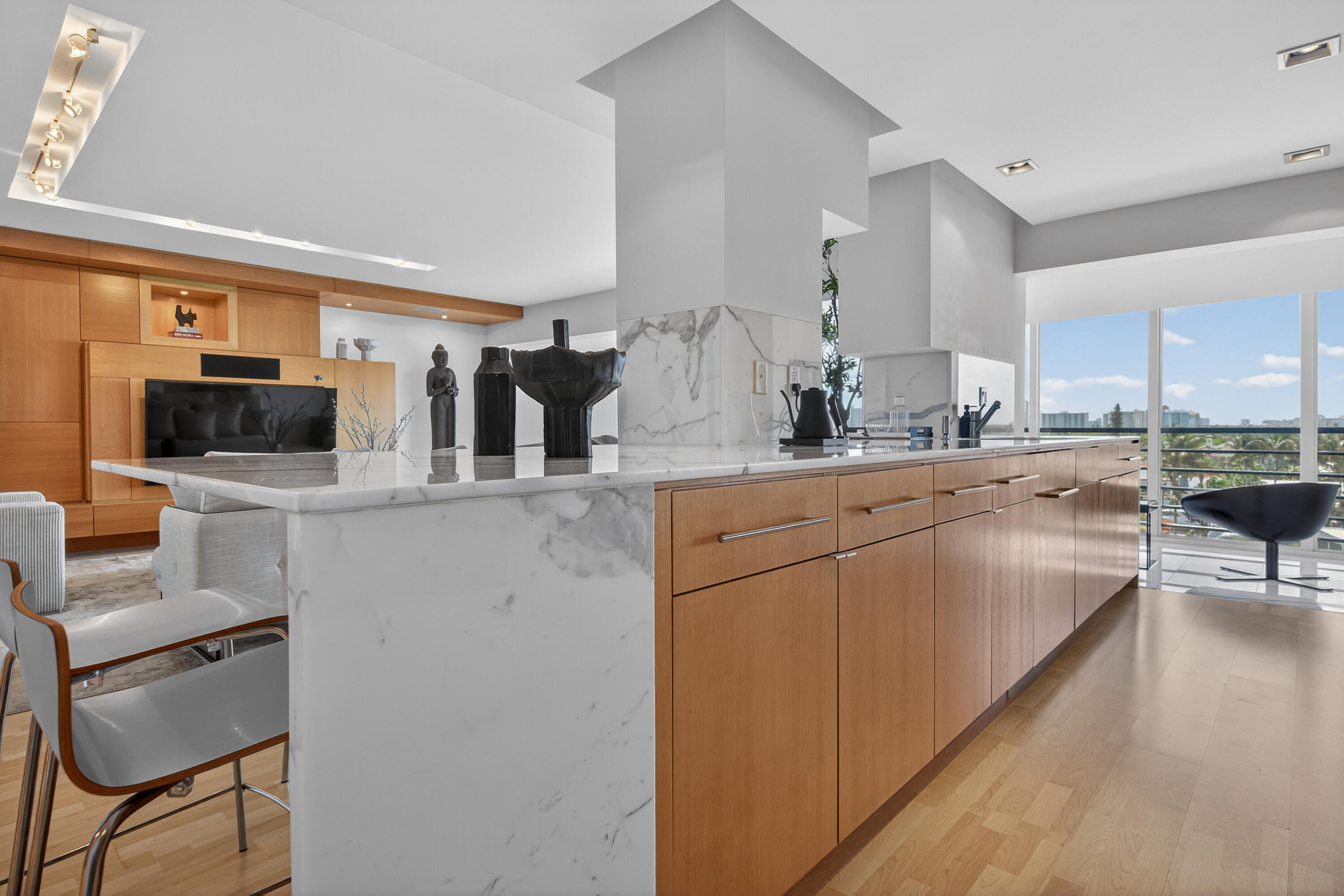 WINSTON CONDO - Residential