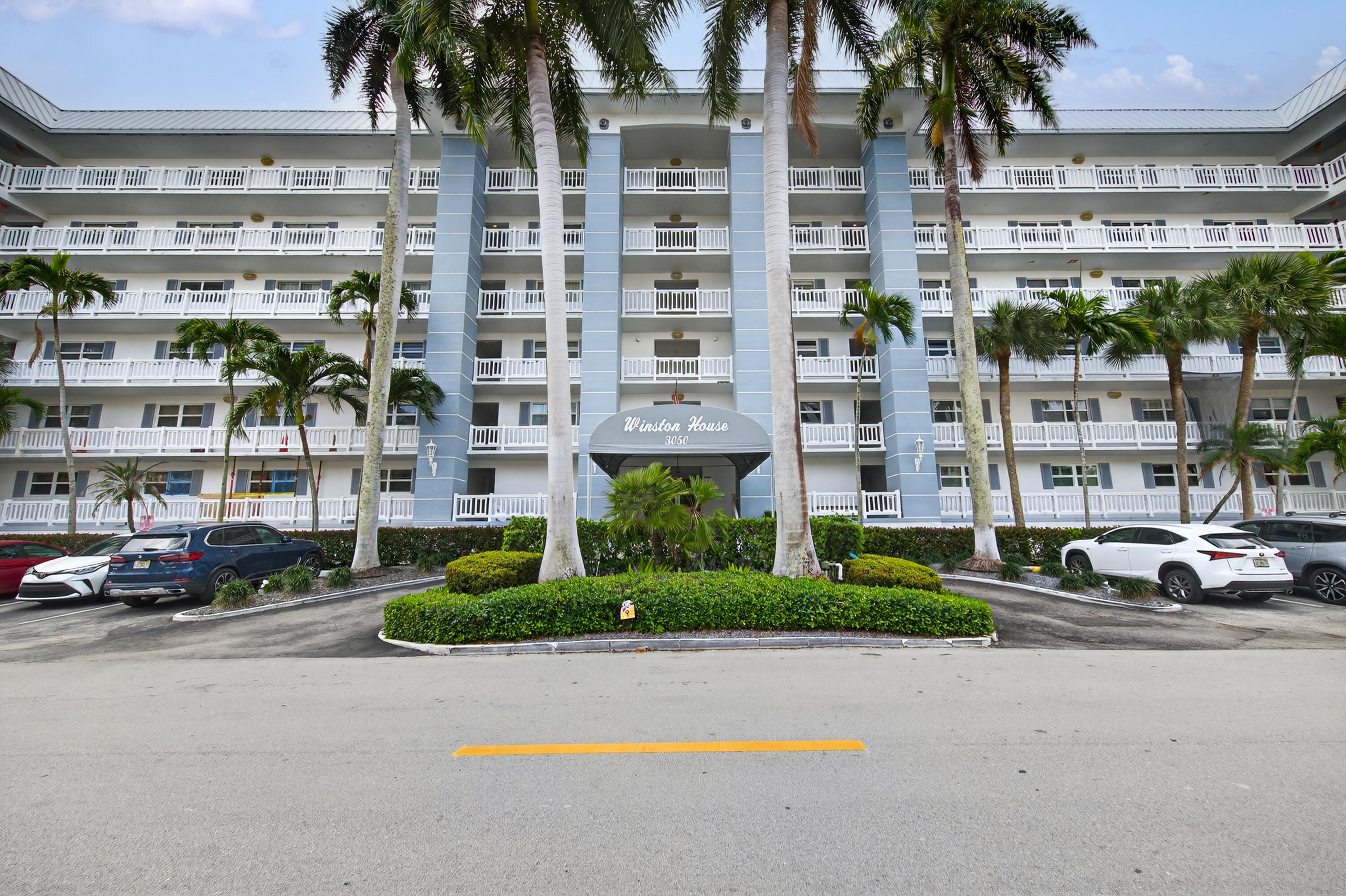 WINSTON CONDO - Residential