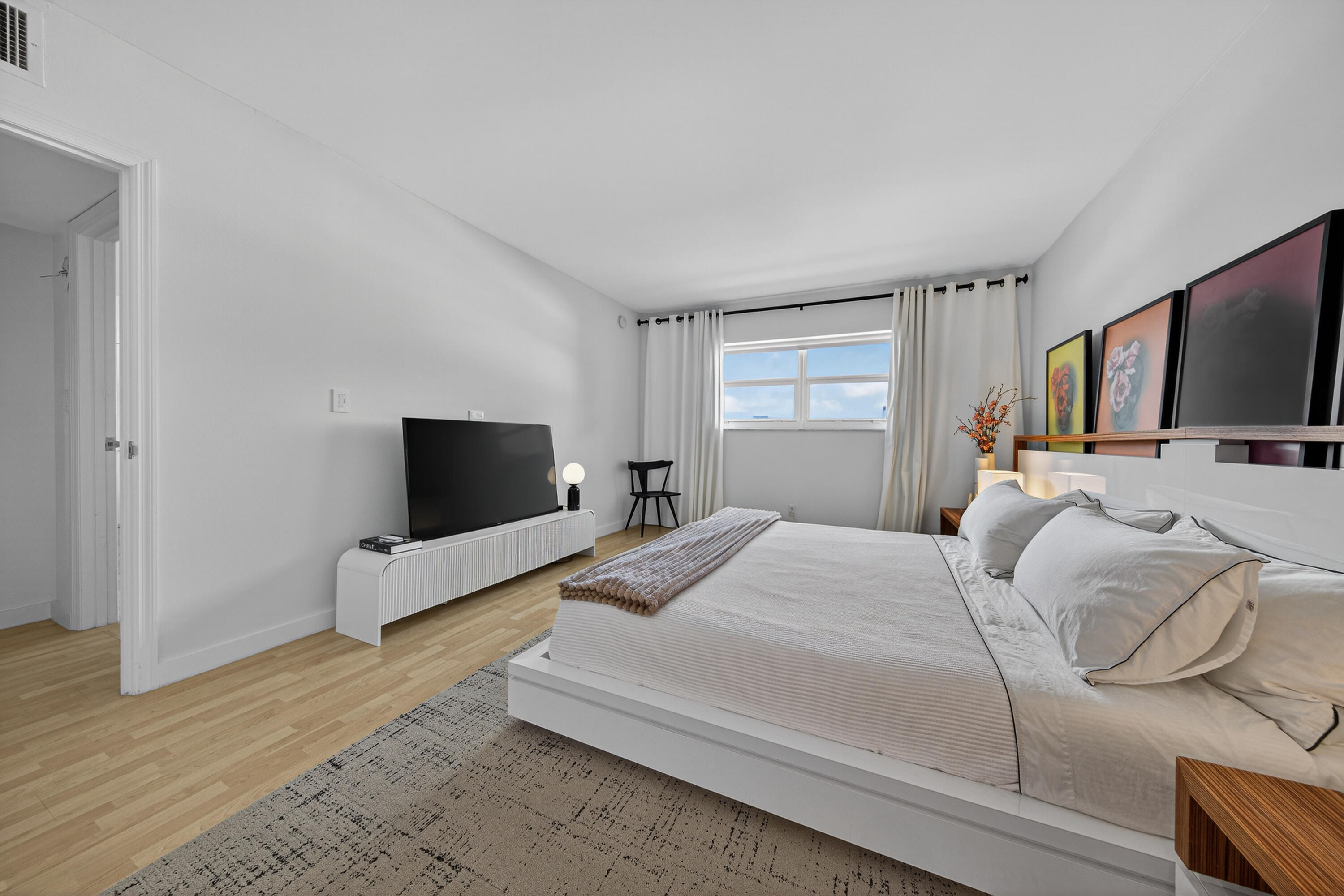 WINSTON CONDO - Residential