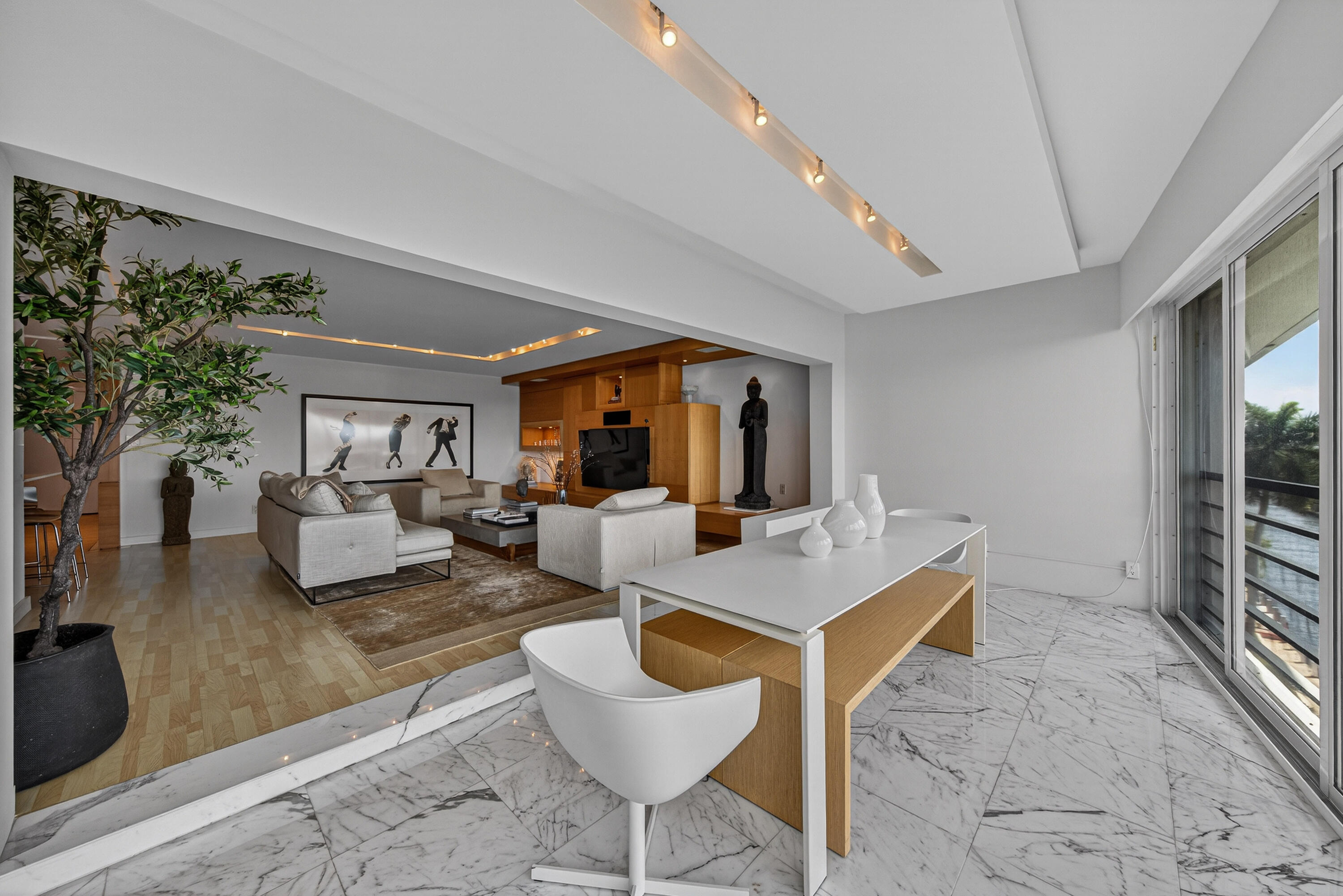 WINSTON CONDO - Residential