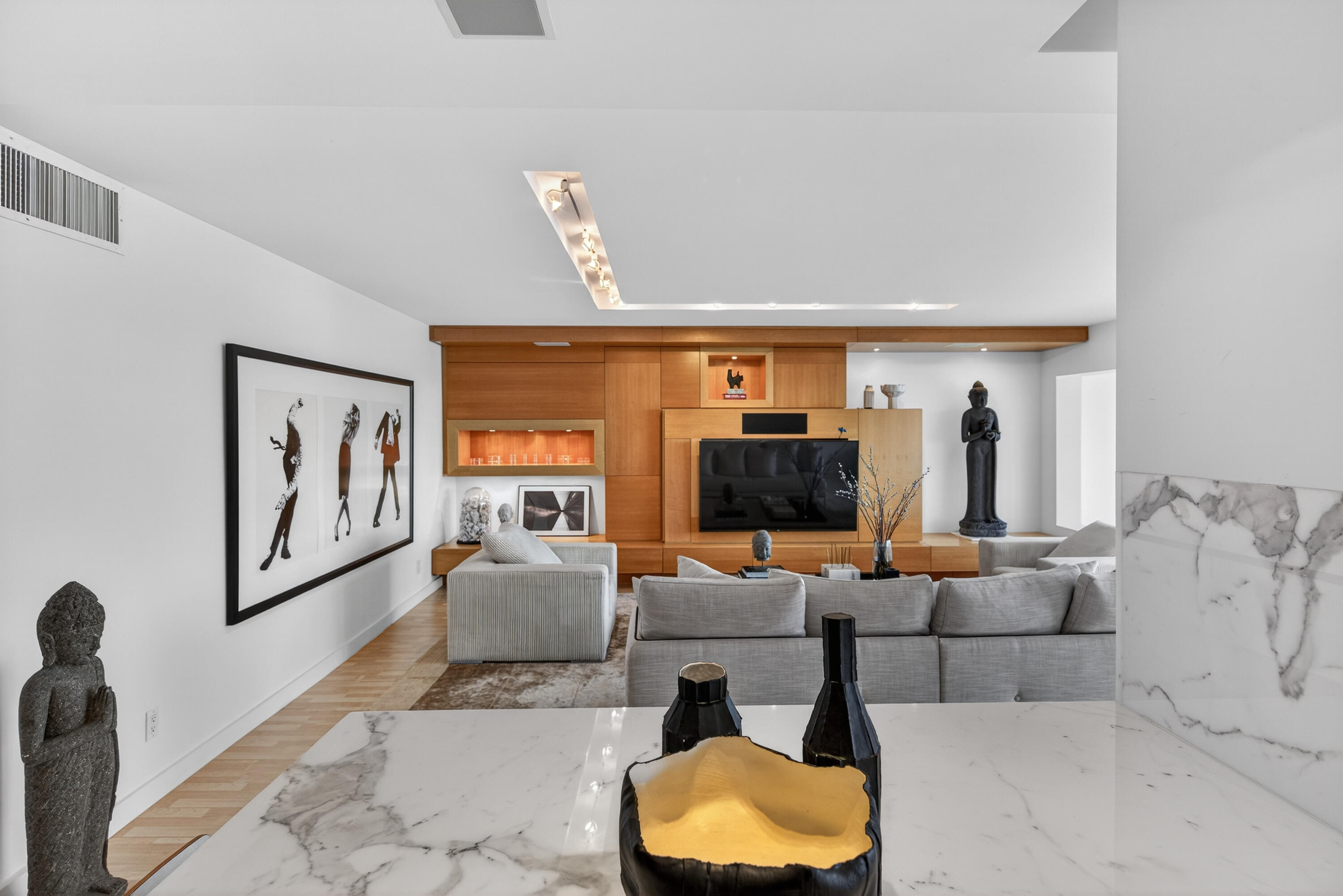 WINSTON CONDO - Residential