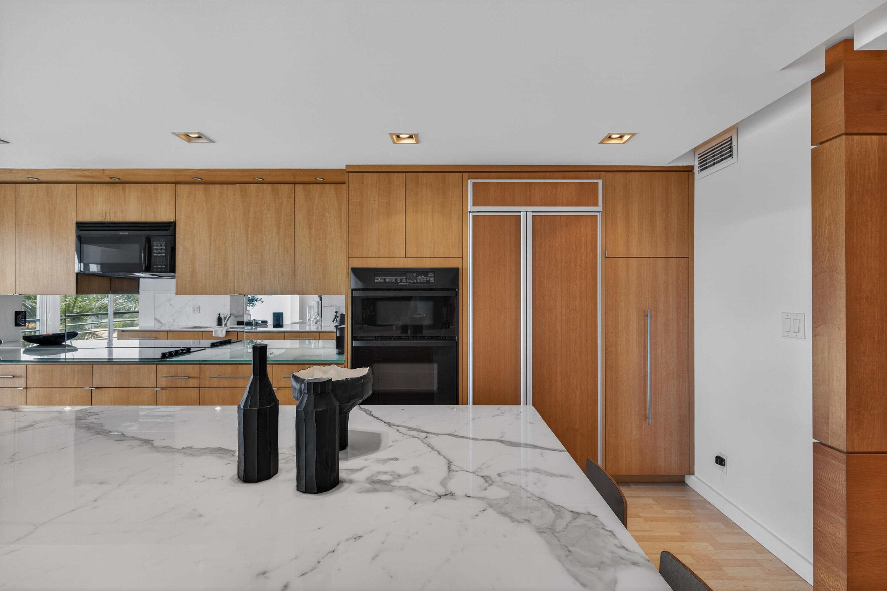 3050 NE 47th Court NE 607