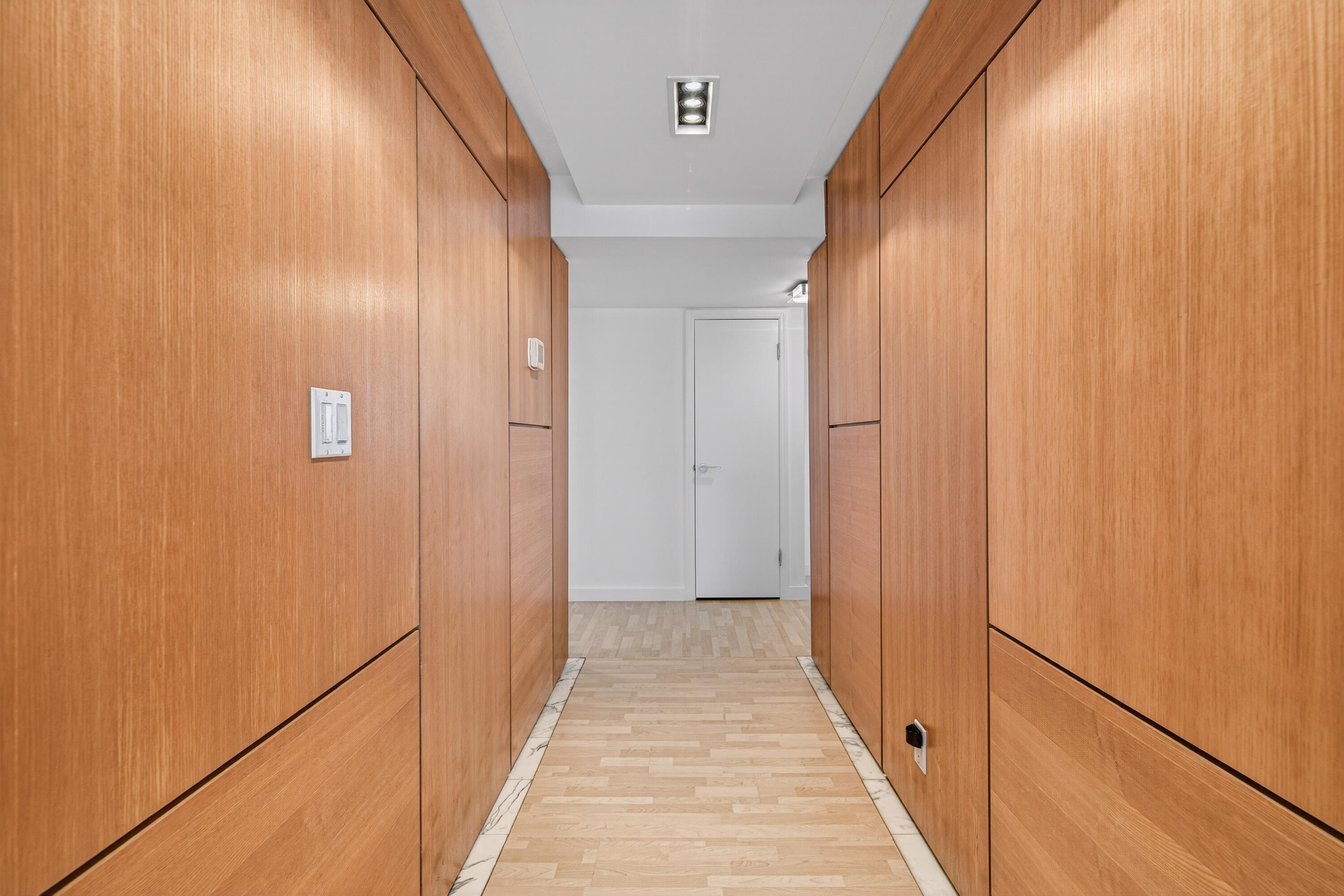 WINSTON CONDO - Residential