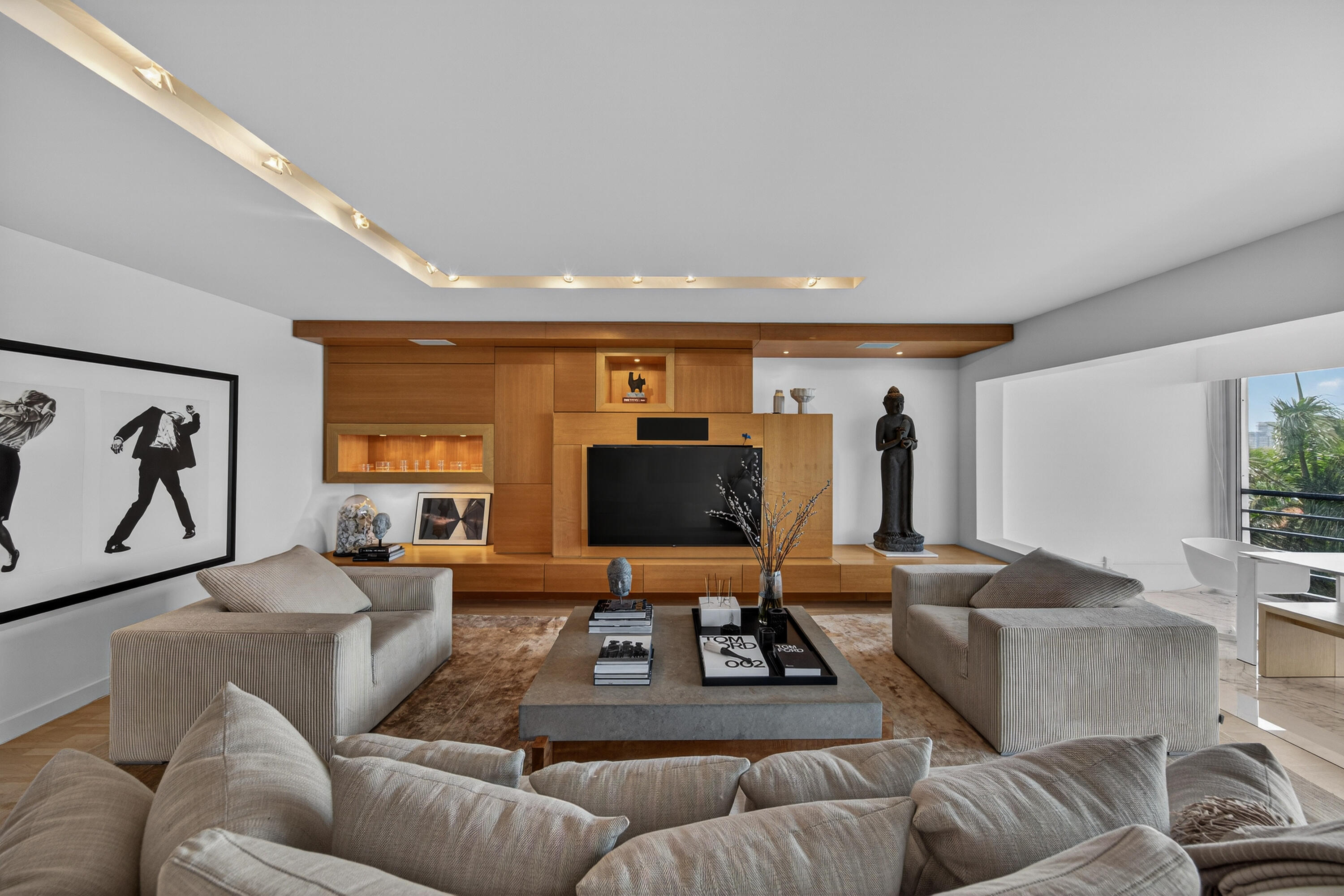 WINSTON CONDO - Residential