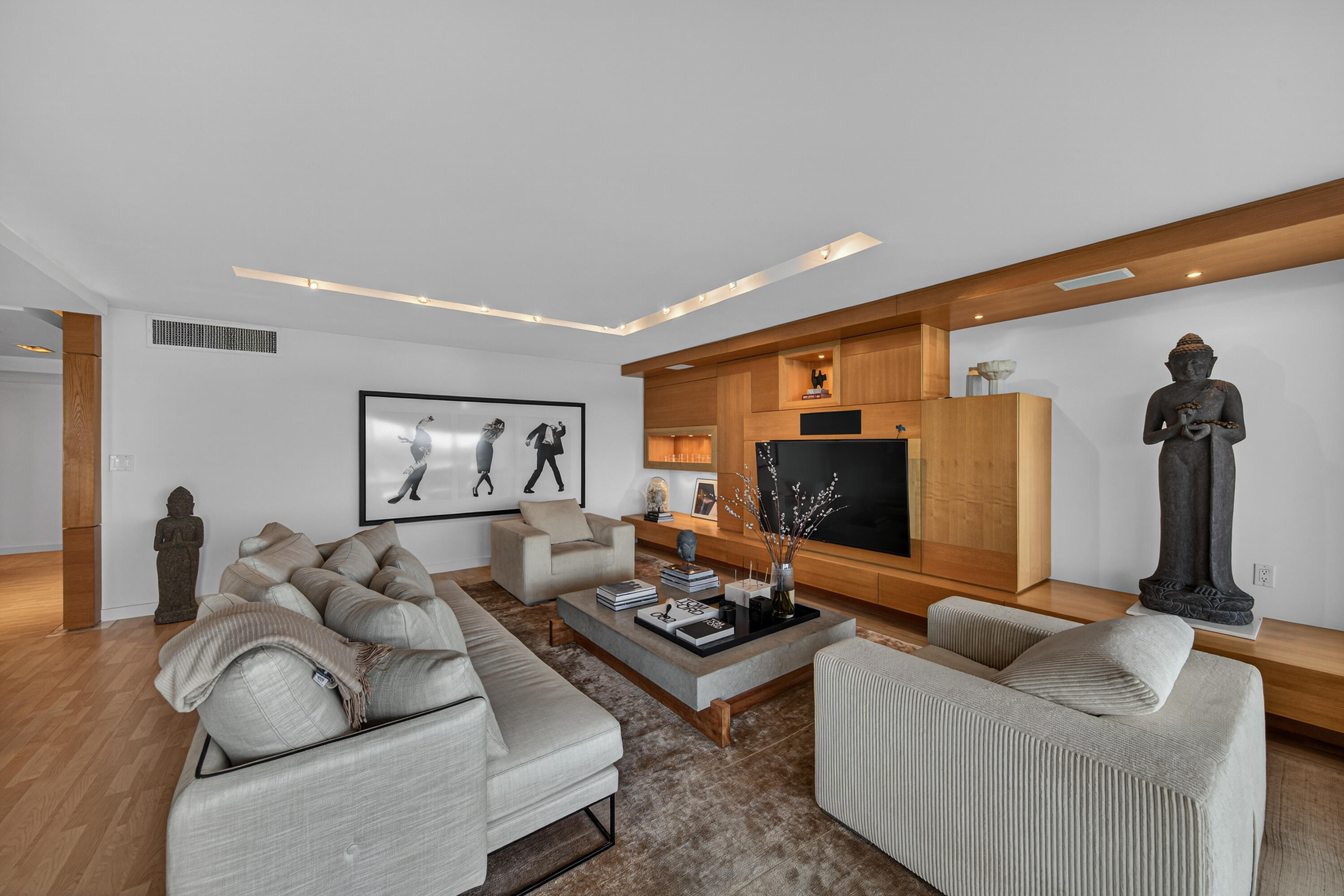 WINSTON CONDO - Residential