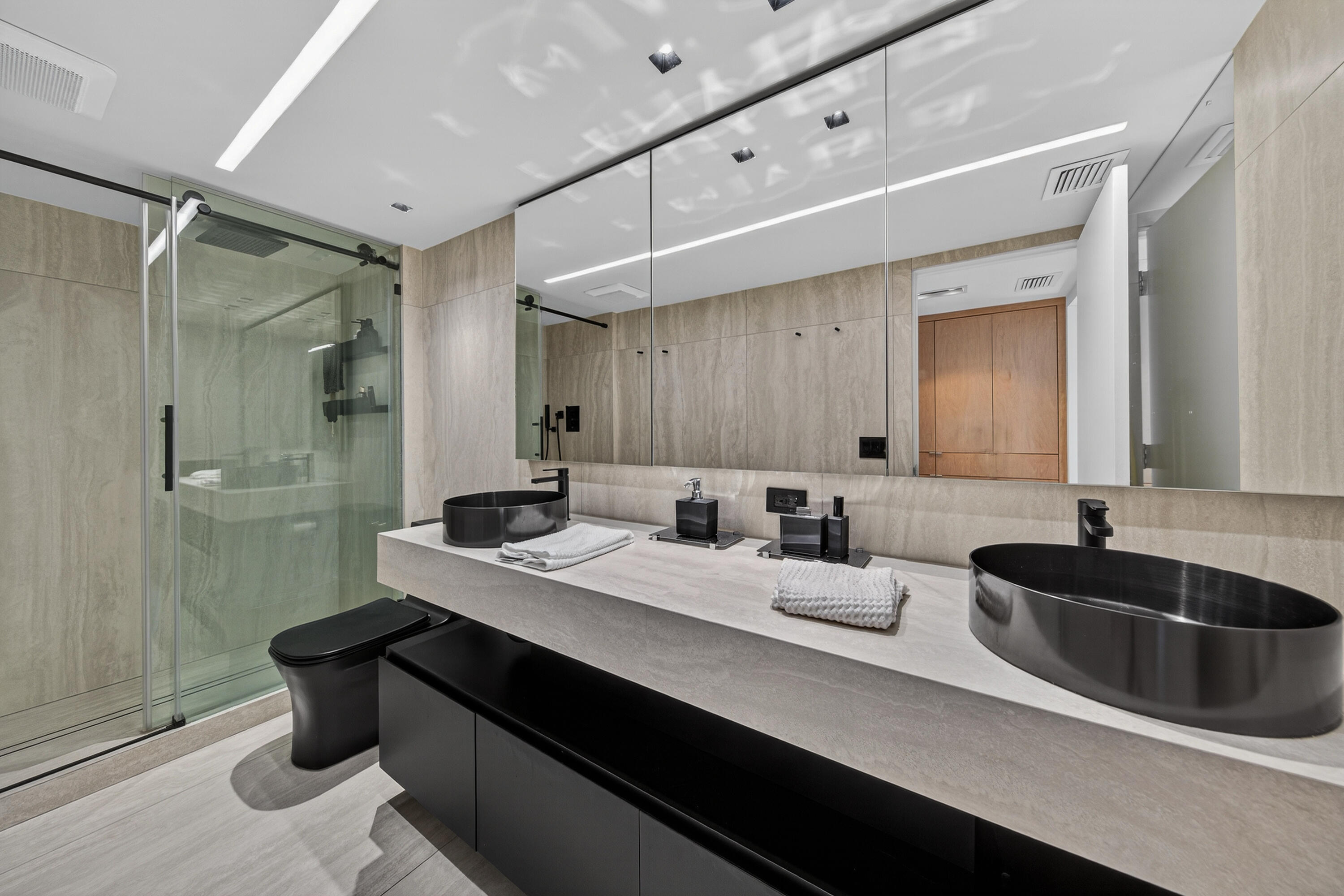 WINSTON CONDO - Residential