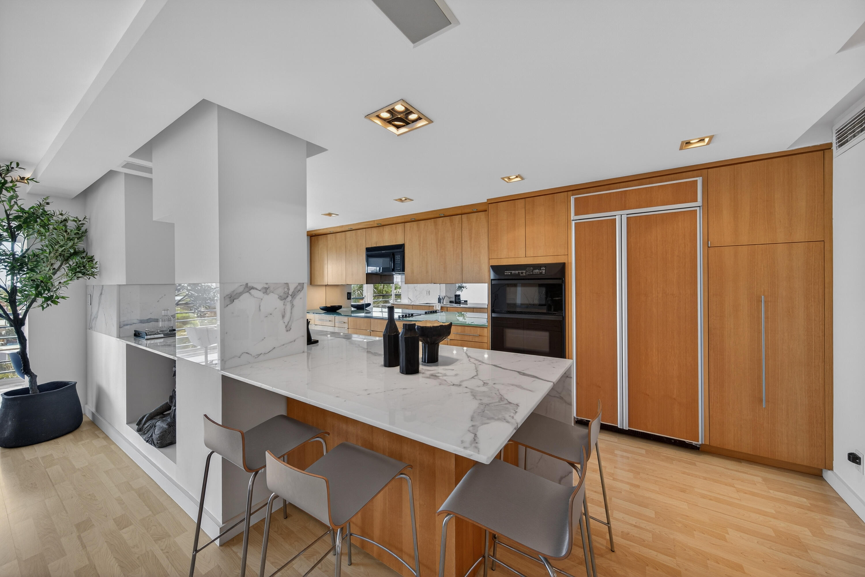 3050 NE 47th Court NE 607