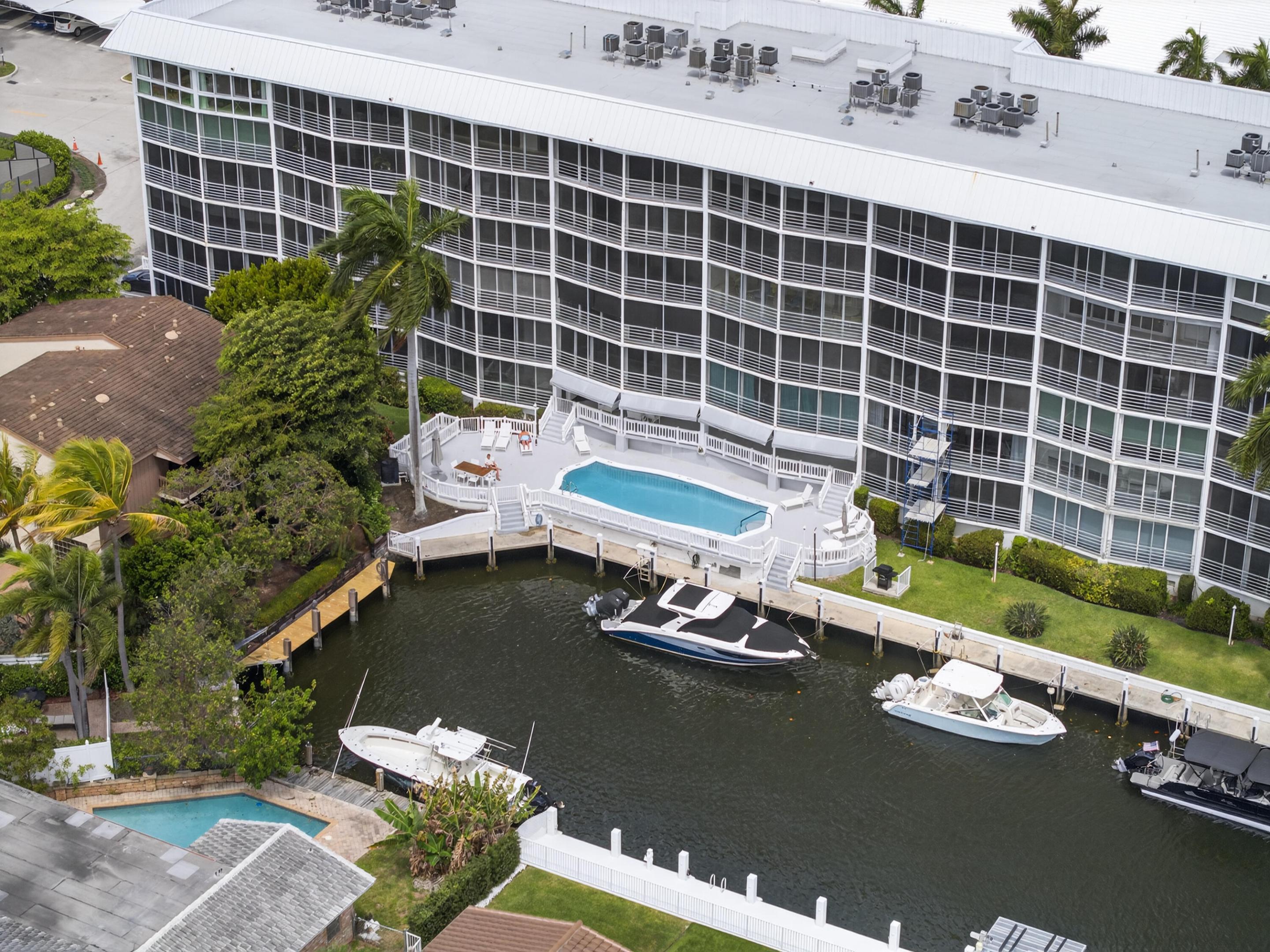 WINSTON CONDO - Residential