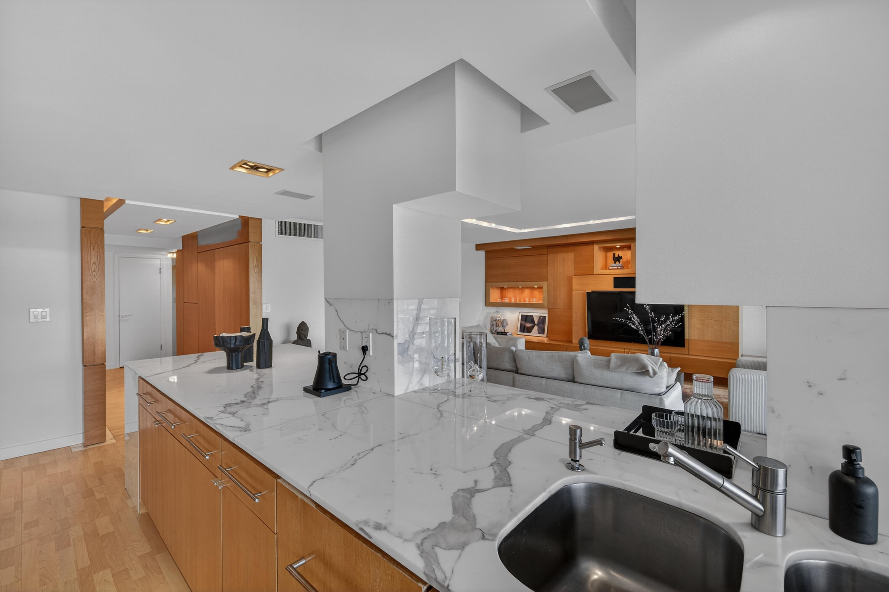 WINSTON CONDO - Residential