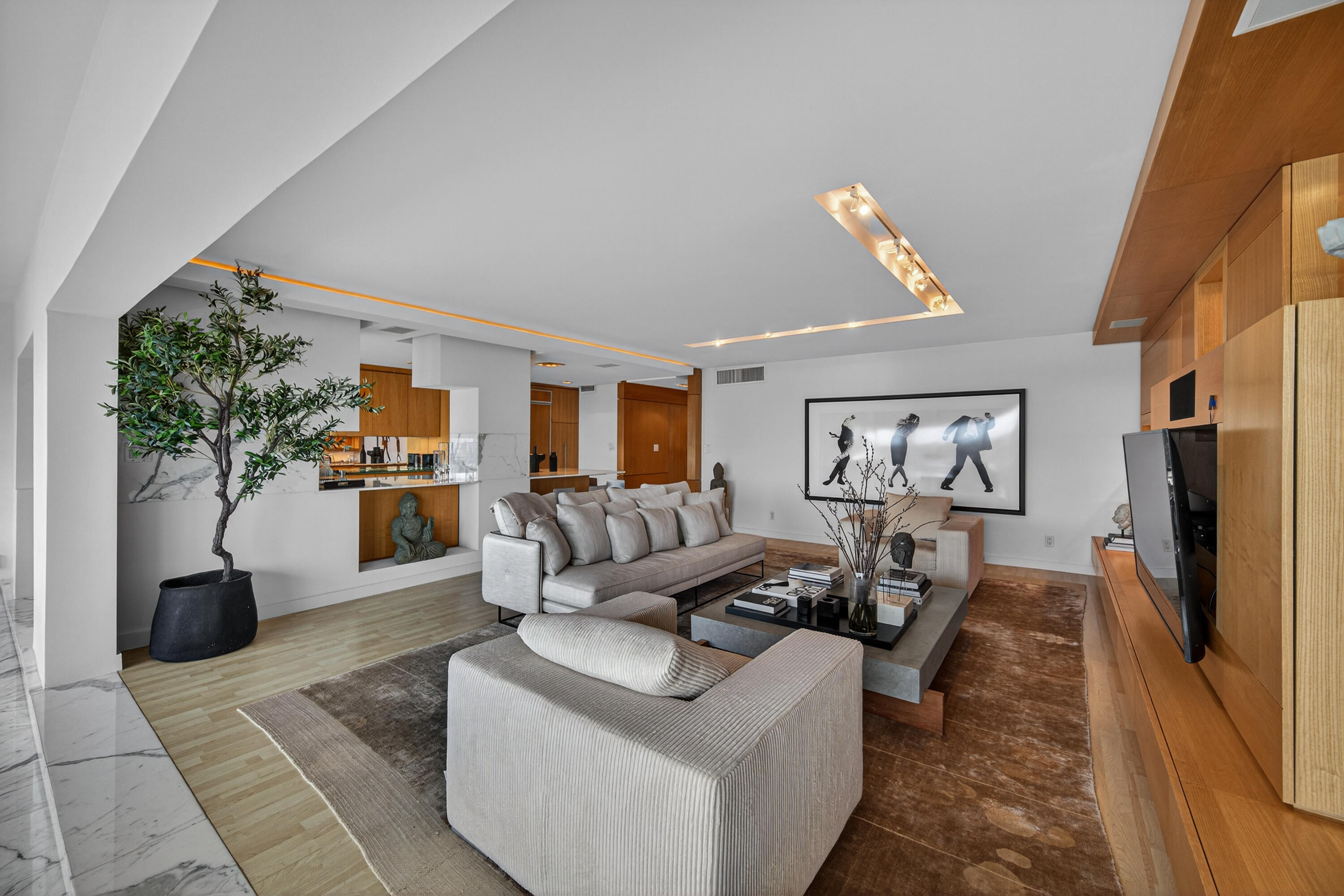 WINSTON CONDO - Residential