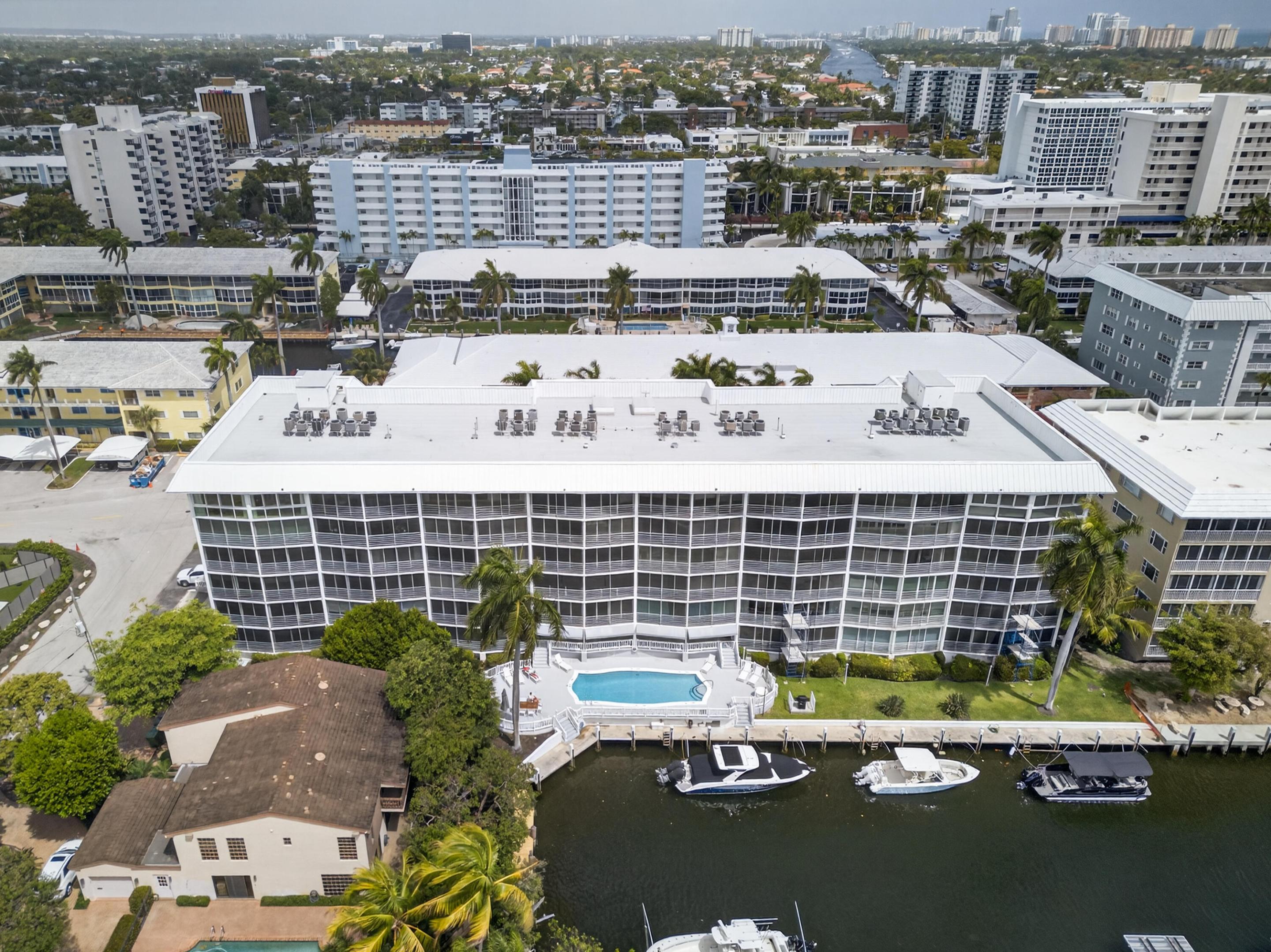 WINSTON CONDO - Residential