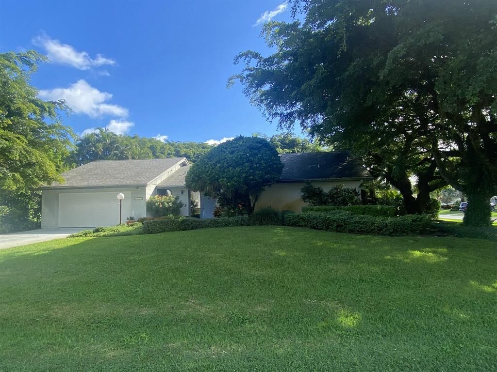 Photo of 6205 Celadon Circle, Palm Beach Gardens, FL 33418 (MLS # R10754885)