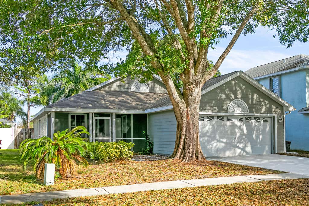 Photo of 1708 Primrose Court, Port Saint Lucie, FL 34952 (MLS # R10972615)