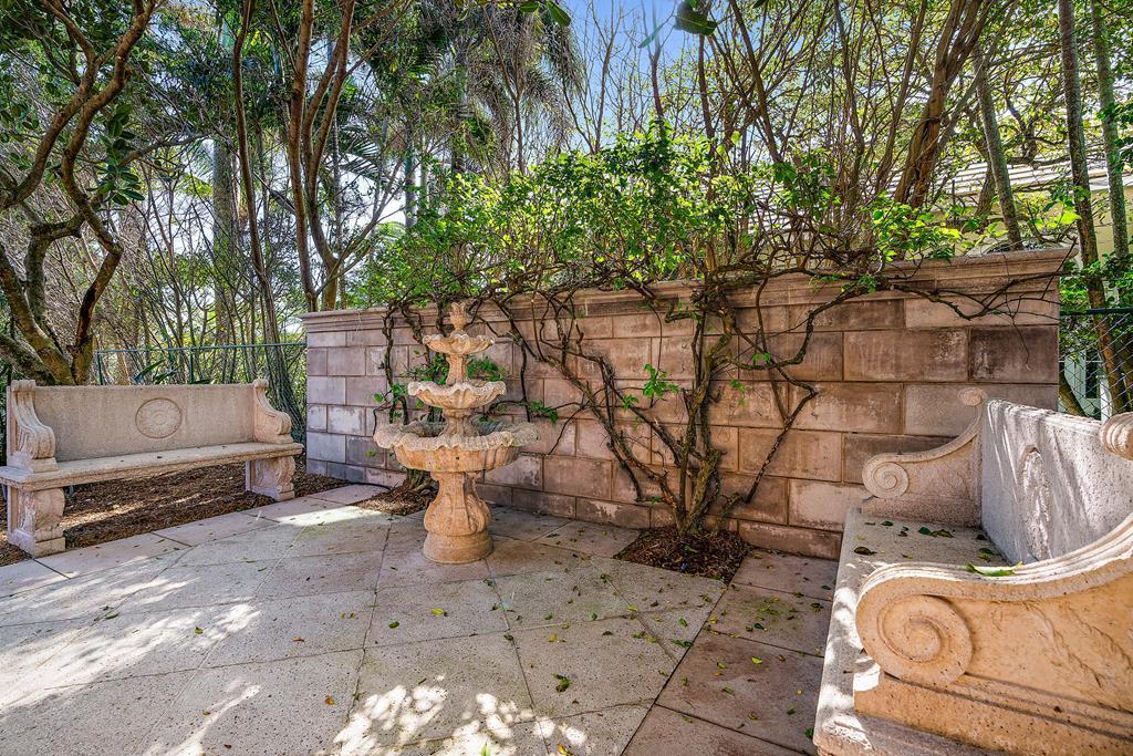 LOST TREE VILLAGE - Residential