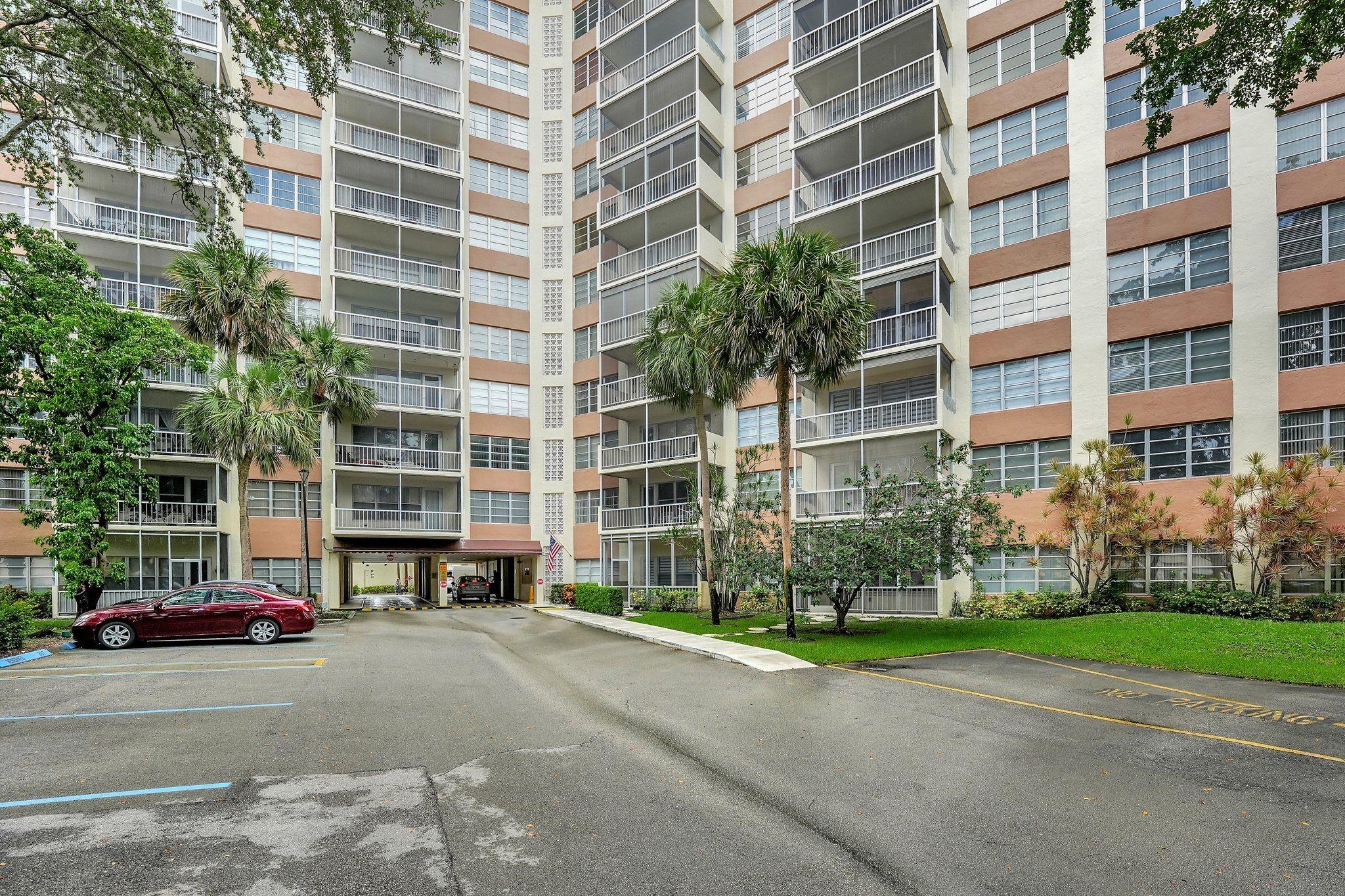 Country Club Tower - Residential