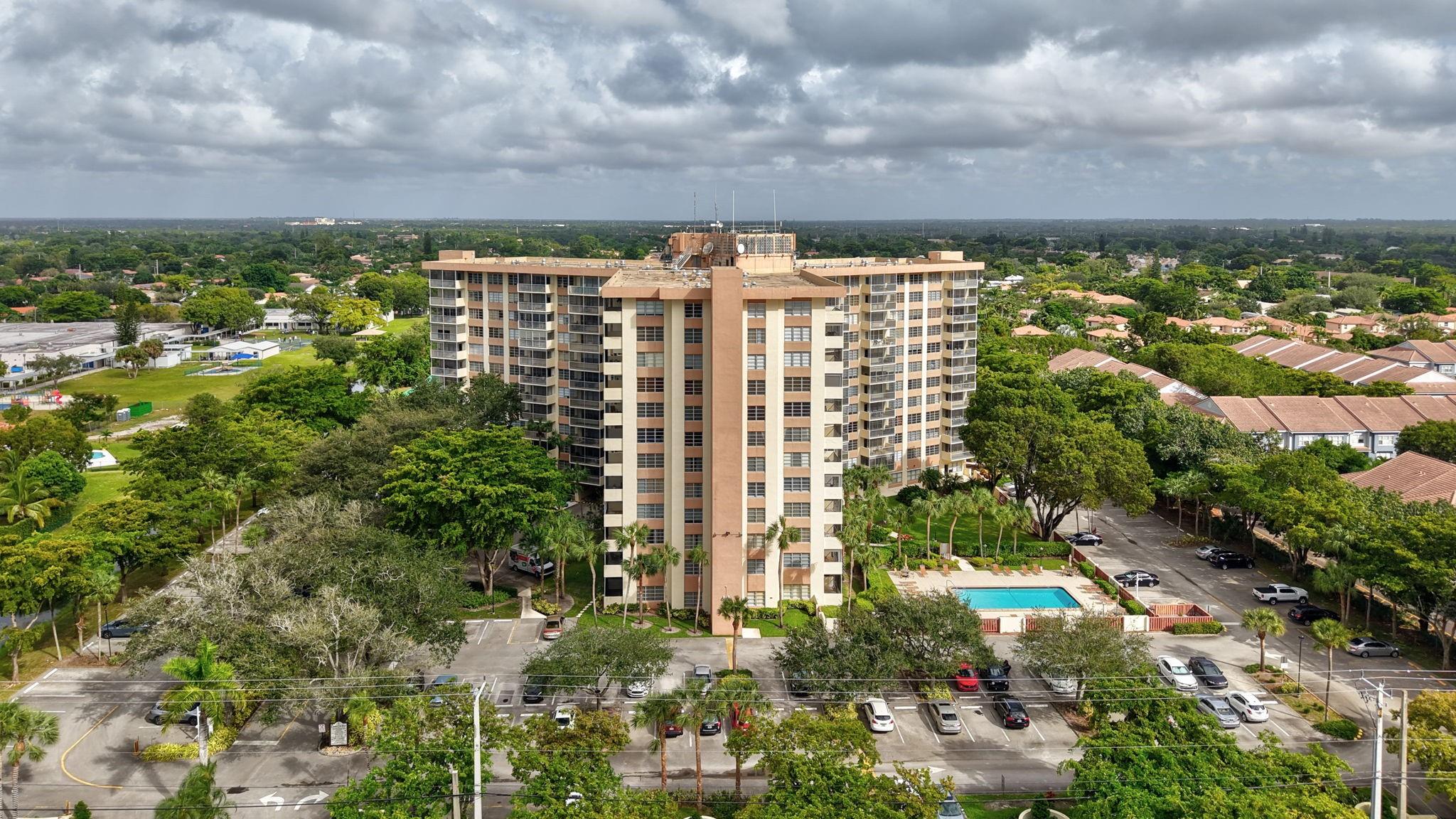 Country Club Tower - Residential