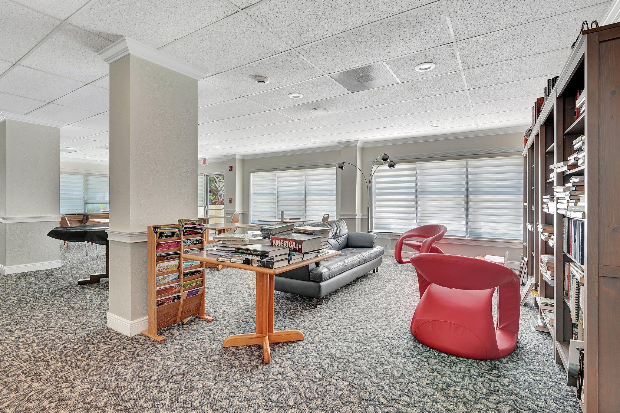 Country Club Tower - Residential