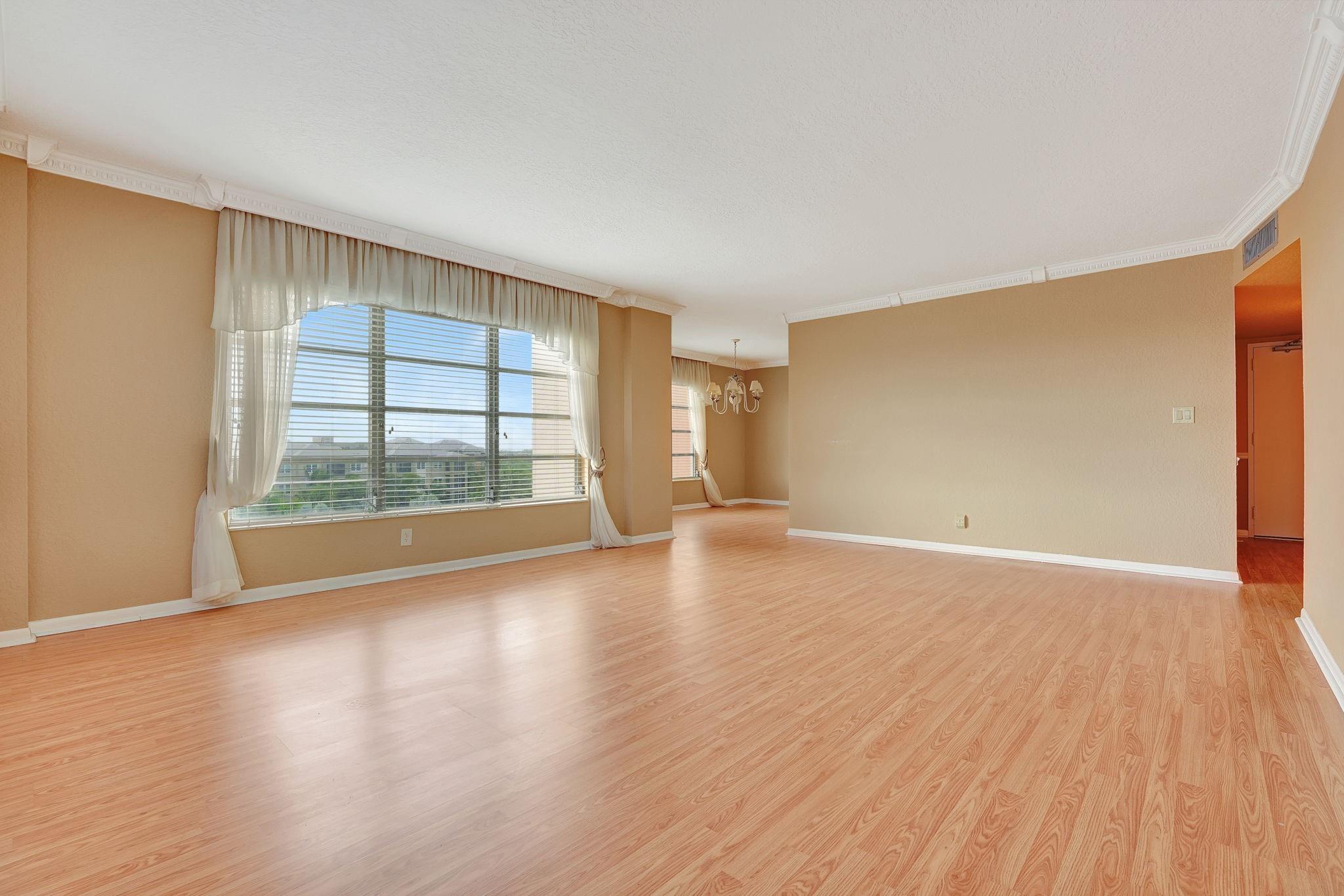 Country Club Tower - Residential