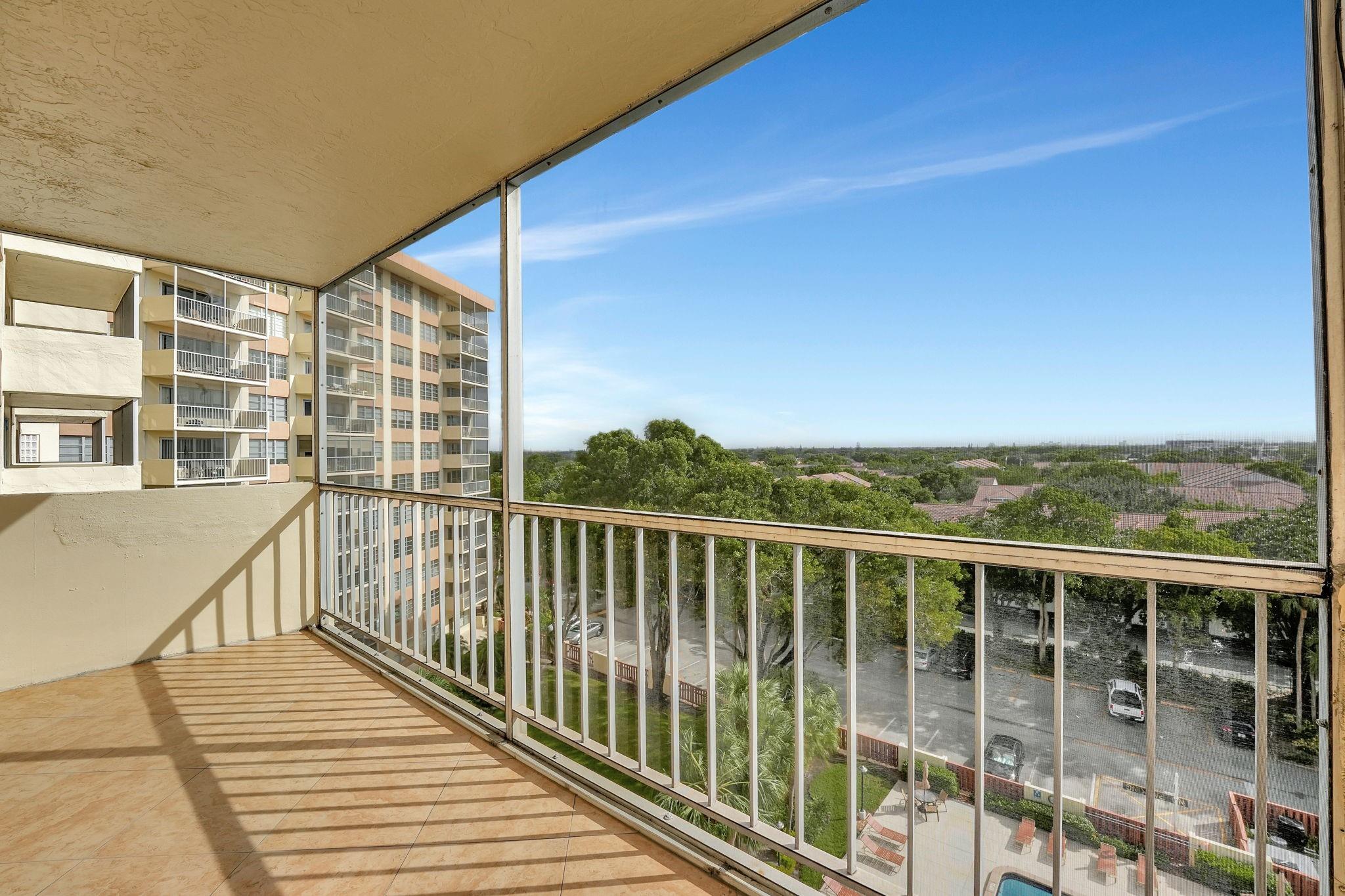 Country Club Tower - Residential
